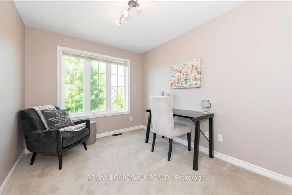 Photo 20 of 302 Grey Seal Circle, Ottawa, Riverside South/Gloucester Glen — HOMEH