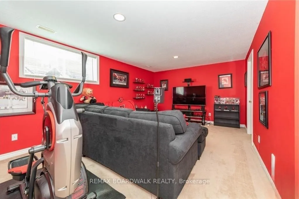 Photo 22 of 302 Grey Seal Circle, Ottawa, Riverside South/Gloucester Glen — HOMEH