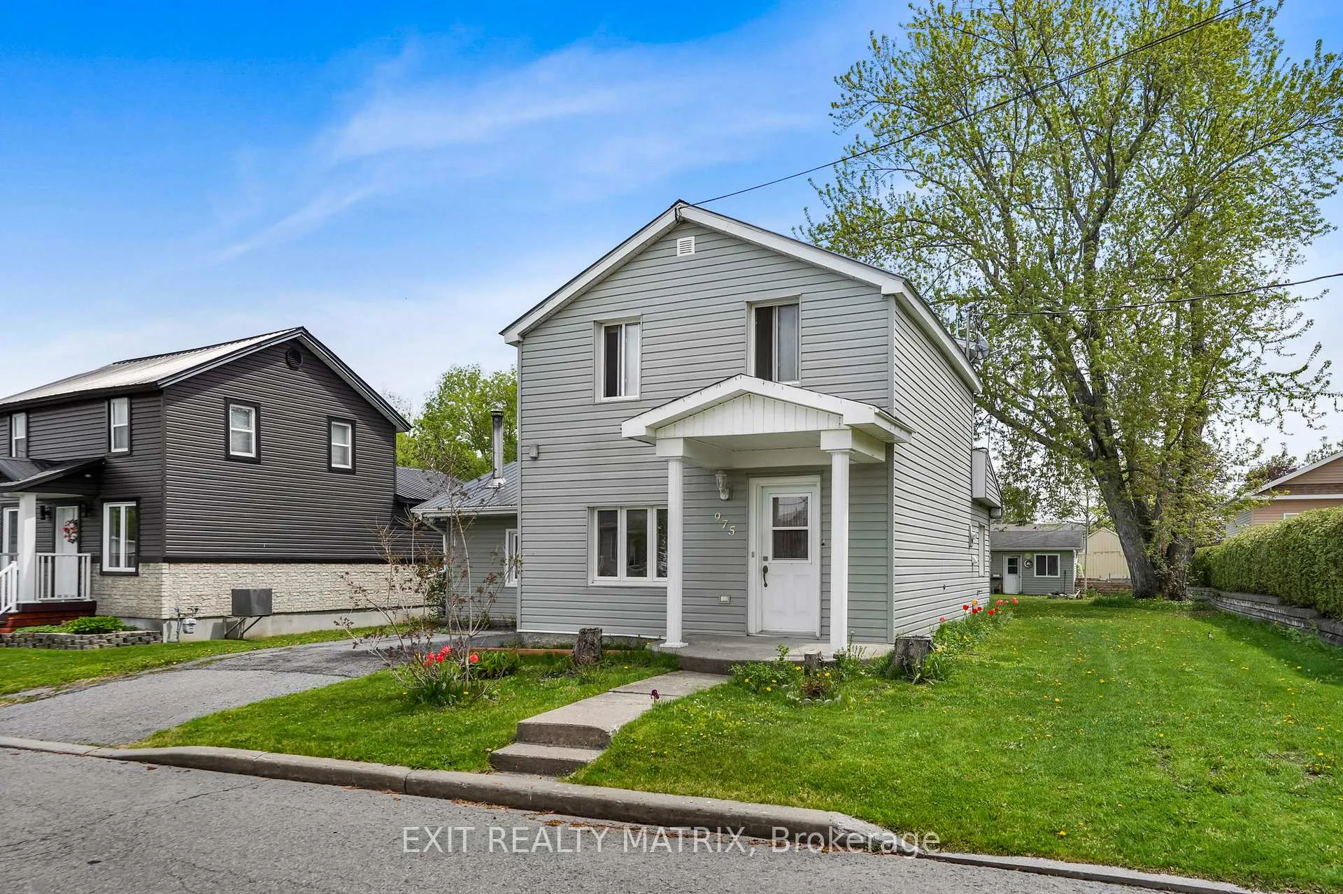 Photo 3 of 975 Queen Street, Champlain, L'Orignal — HOMEH