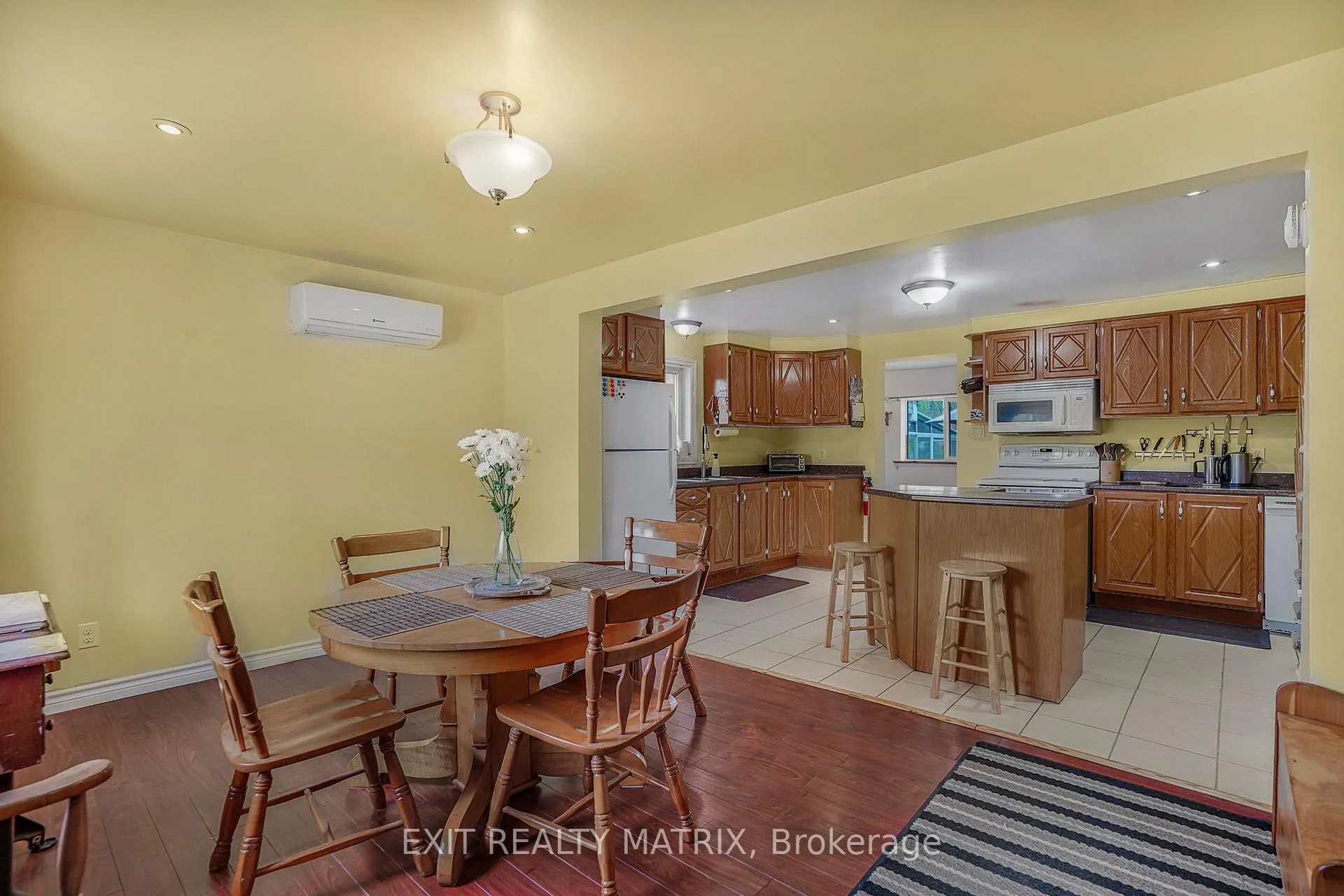 Photo 5 of 975 Queen Street, Champlain, L'Orignal — HOMEH