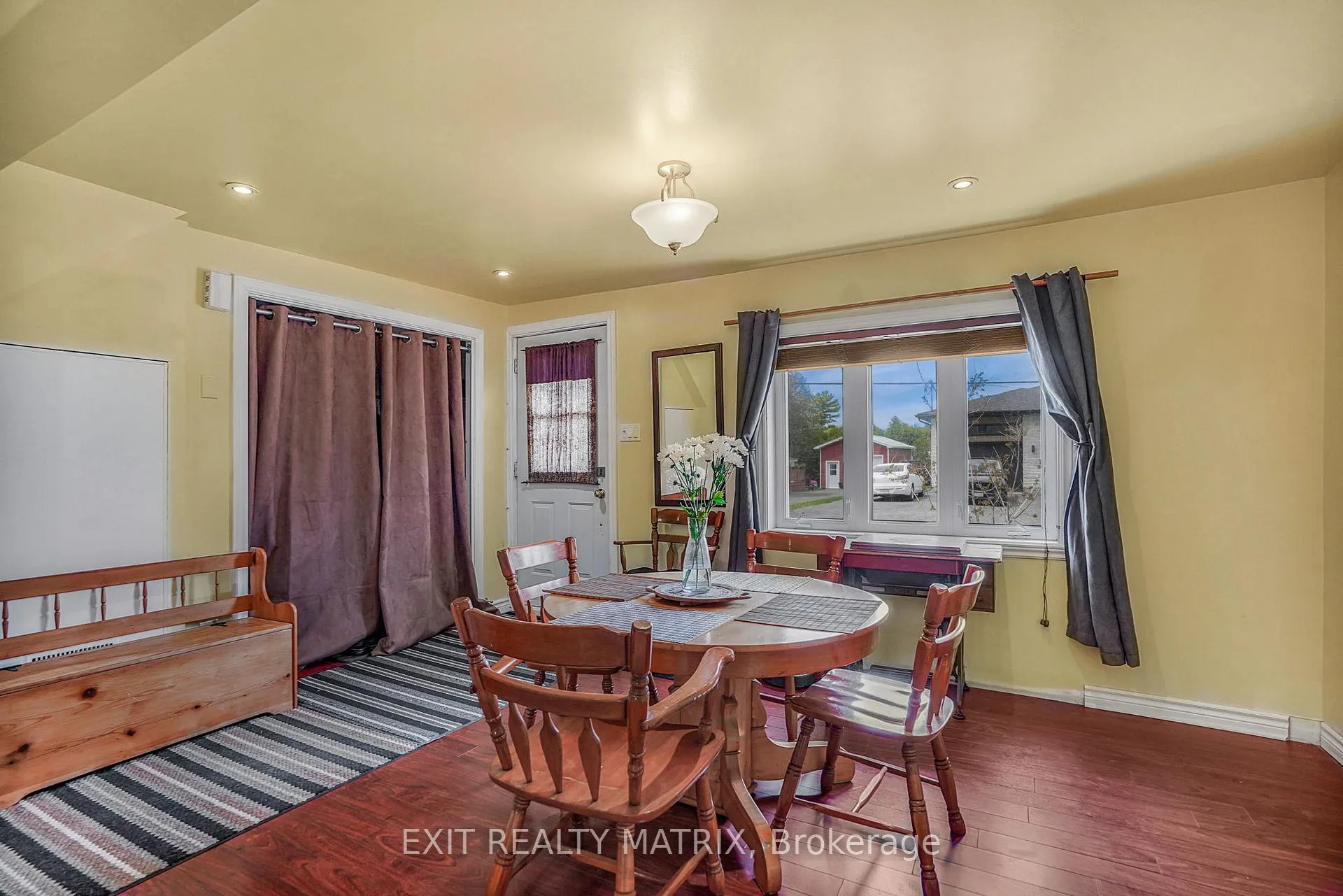 Photo 7 of 975 Queen Street, Champlain, L'Orignal — HOMEH