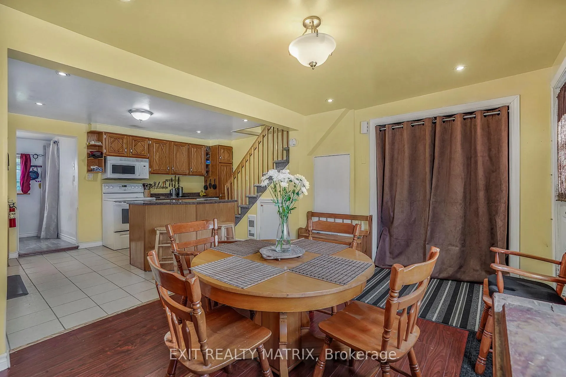 Photo 8 of 975 Queen Street, Champlain, L'Orignal — HOMEH