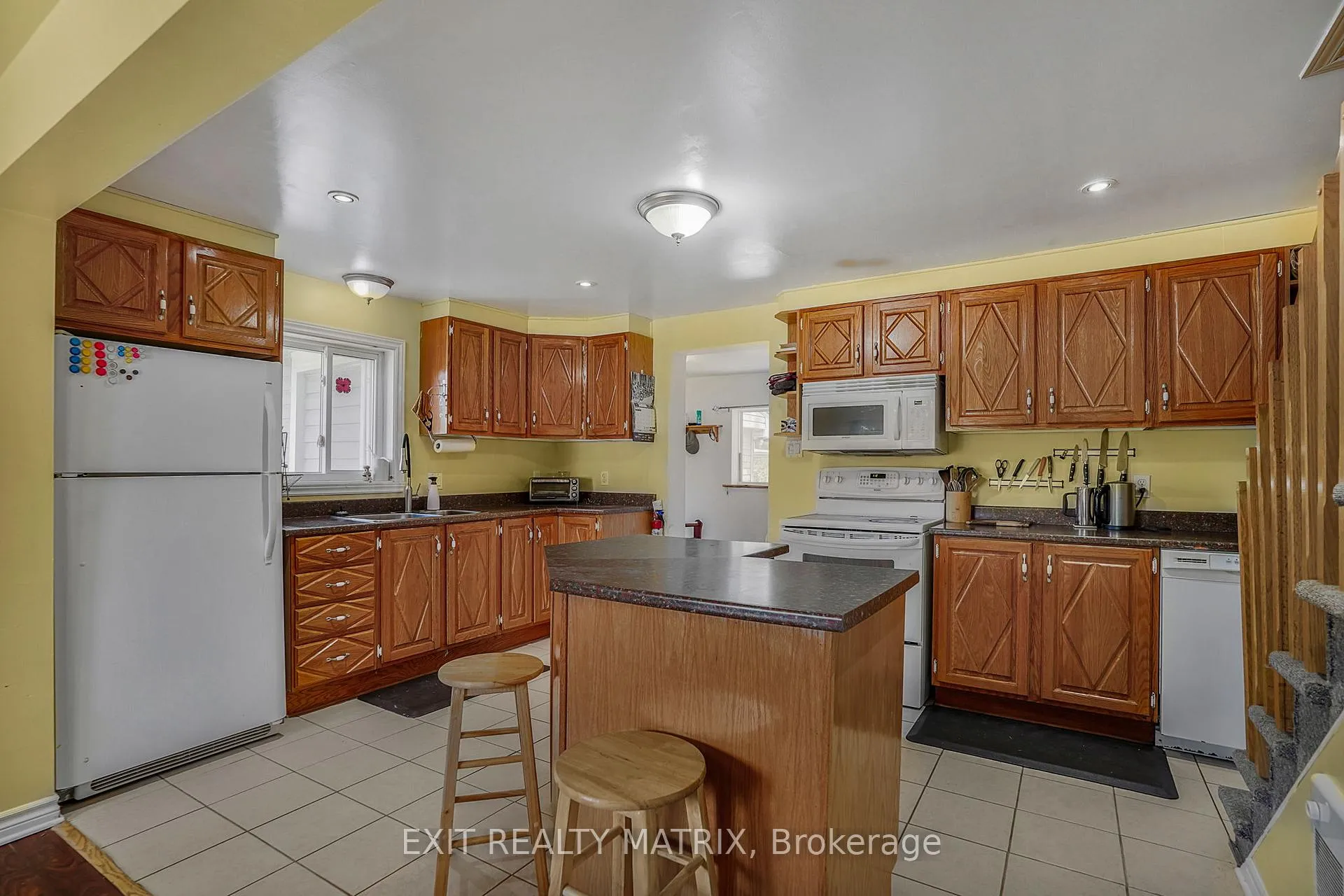 Photo 11 of 975 Queen Street, Champlain, L'Orignal — HOMEH