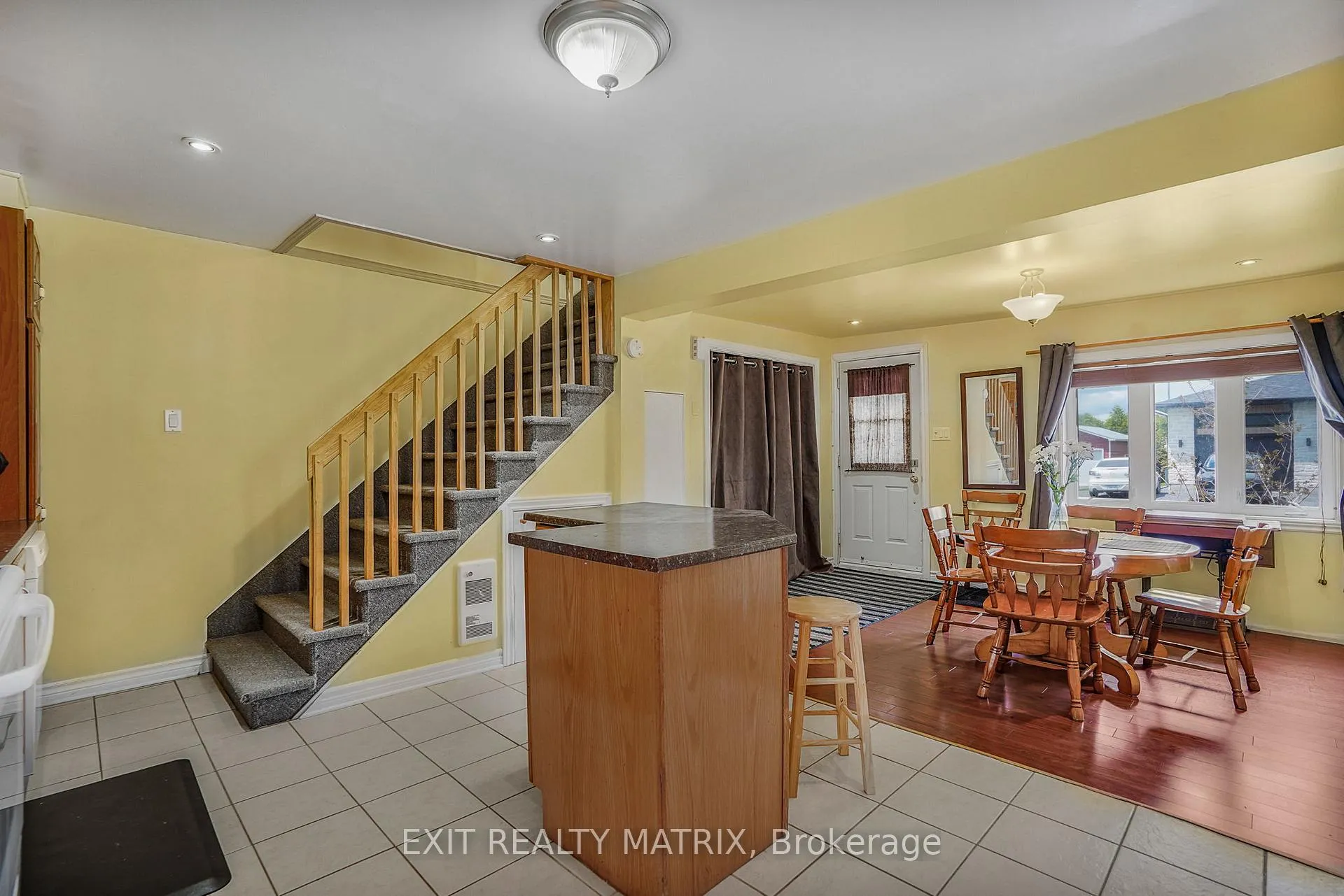 Photo 13 of 975 Queen Street, Champlain, L'Orignal — HOMEH