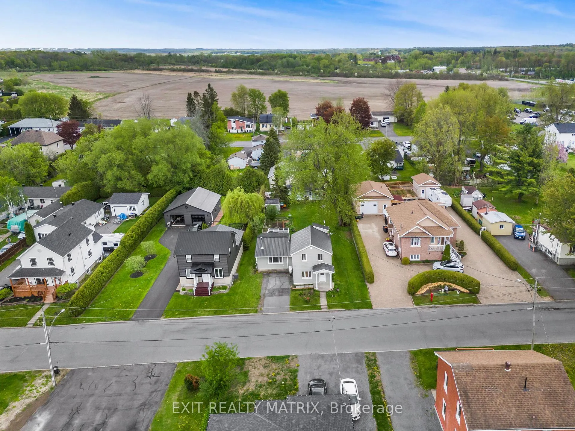 Photo 32 of 975 Queen Street, Champlain, L'Orignal — HOMEH