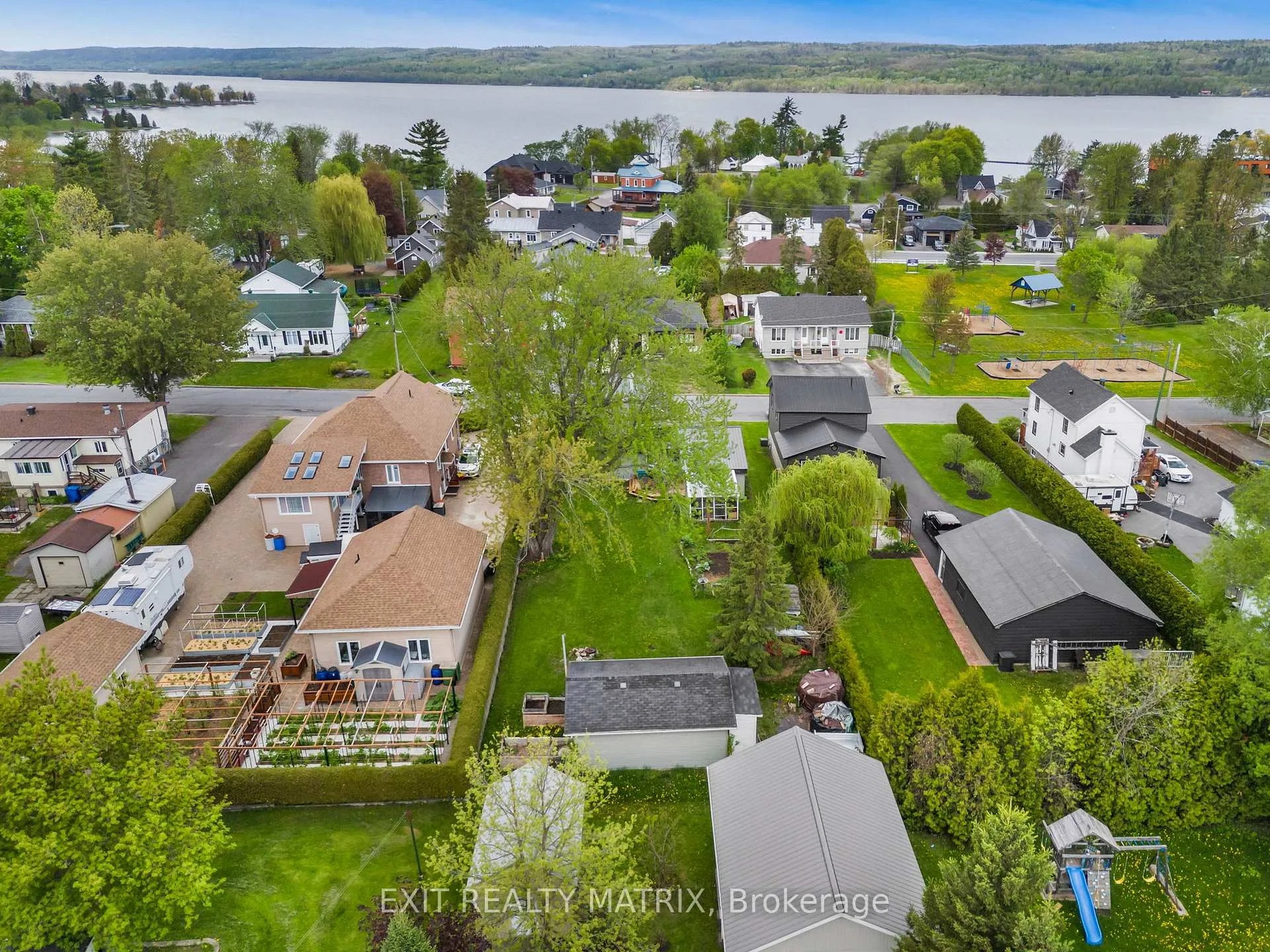 Photo 35 of 975 Queen Street, Champlain, L'Orignal — HOMEH