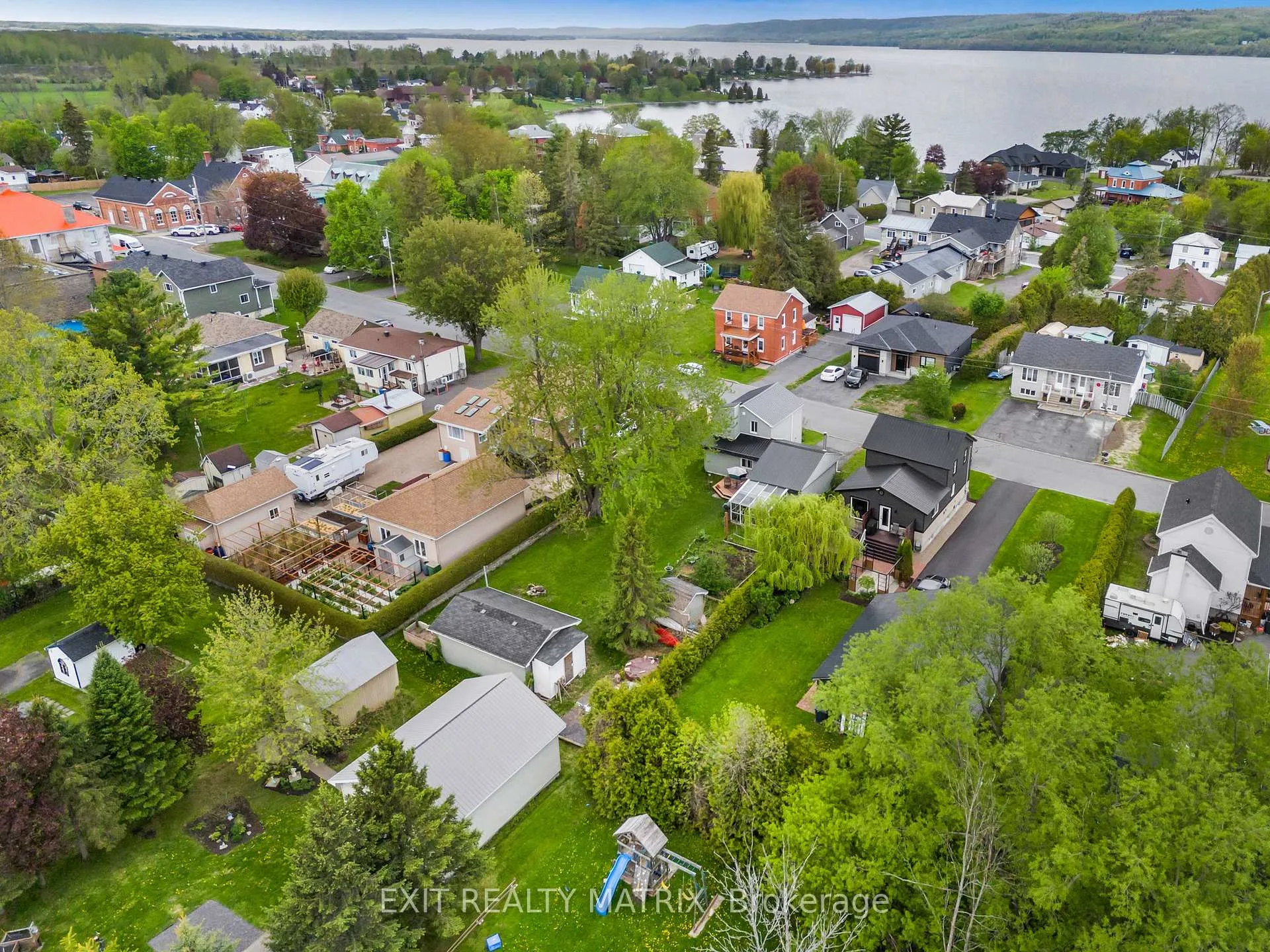 Photo 36 of 975 Queen Street, Champlain, L'Orignal — HOMEH