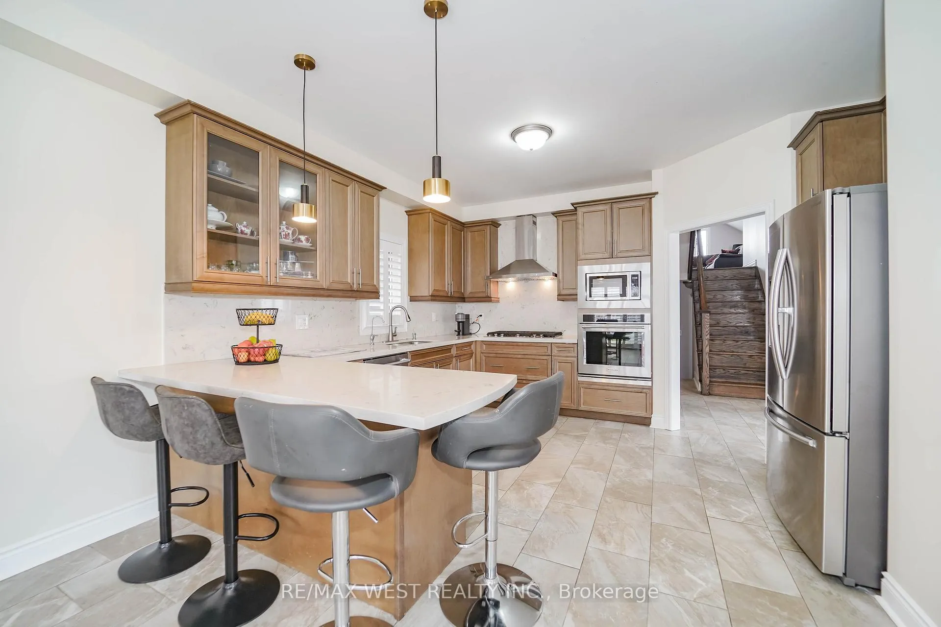 Photo 5 of 63 Sharplin Drive, Ajax, South East — HOMEH
