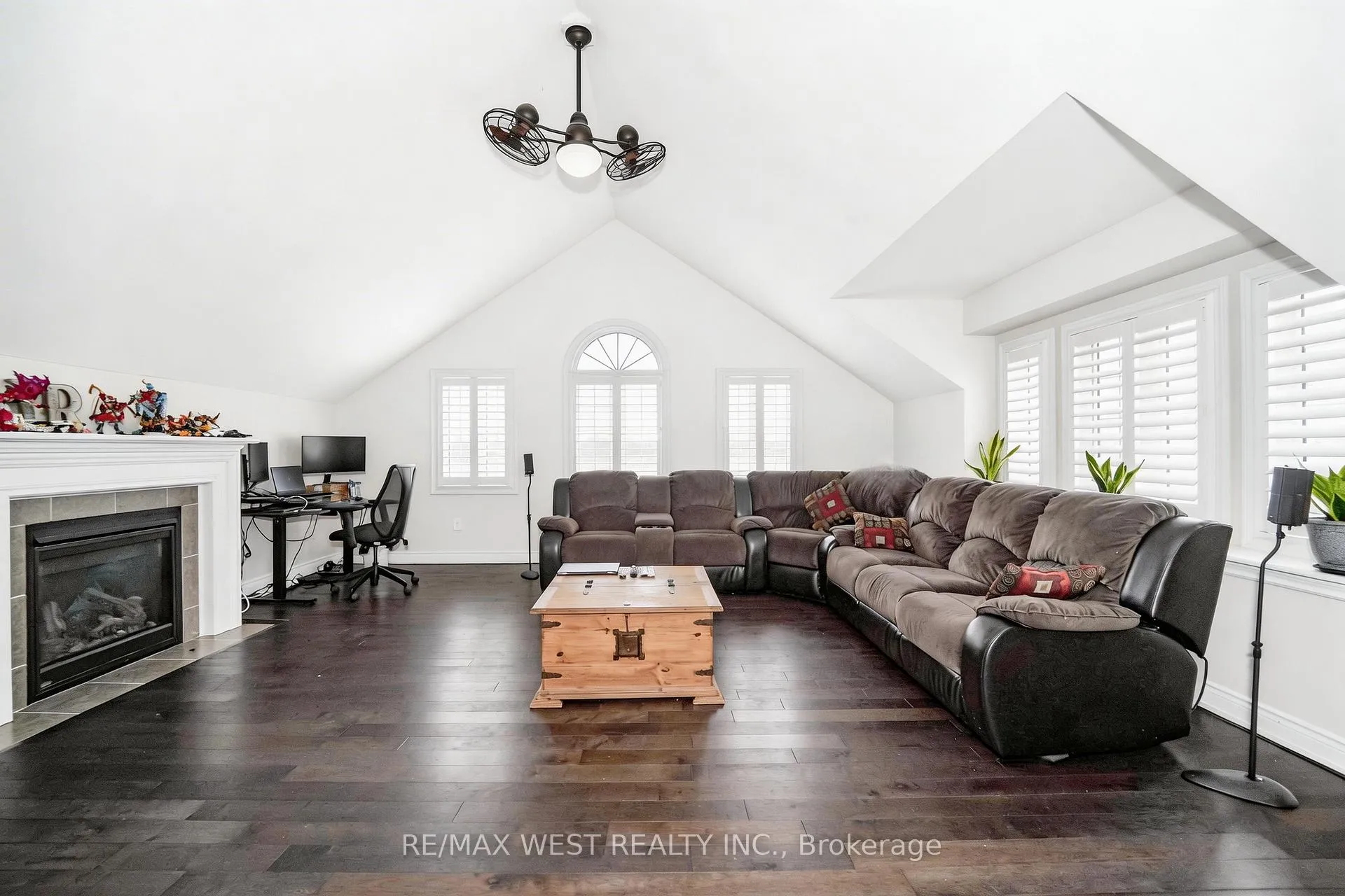 Photo 6 of 63 Sharplin Drive, Ajax, South East — HOMEH