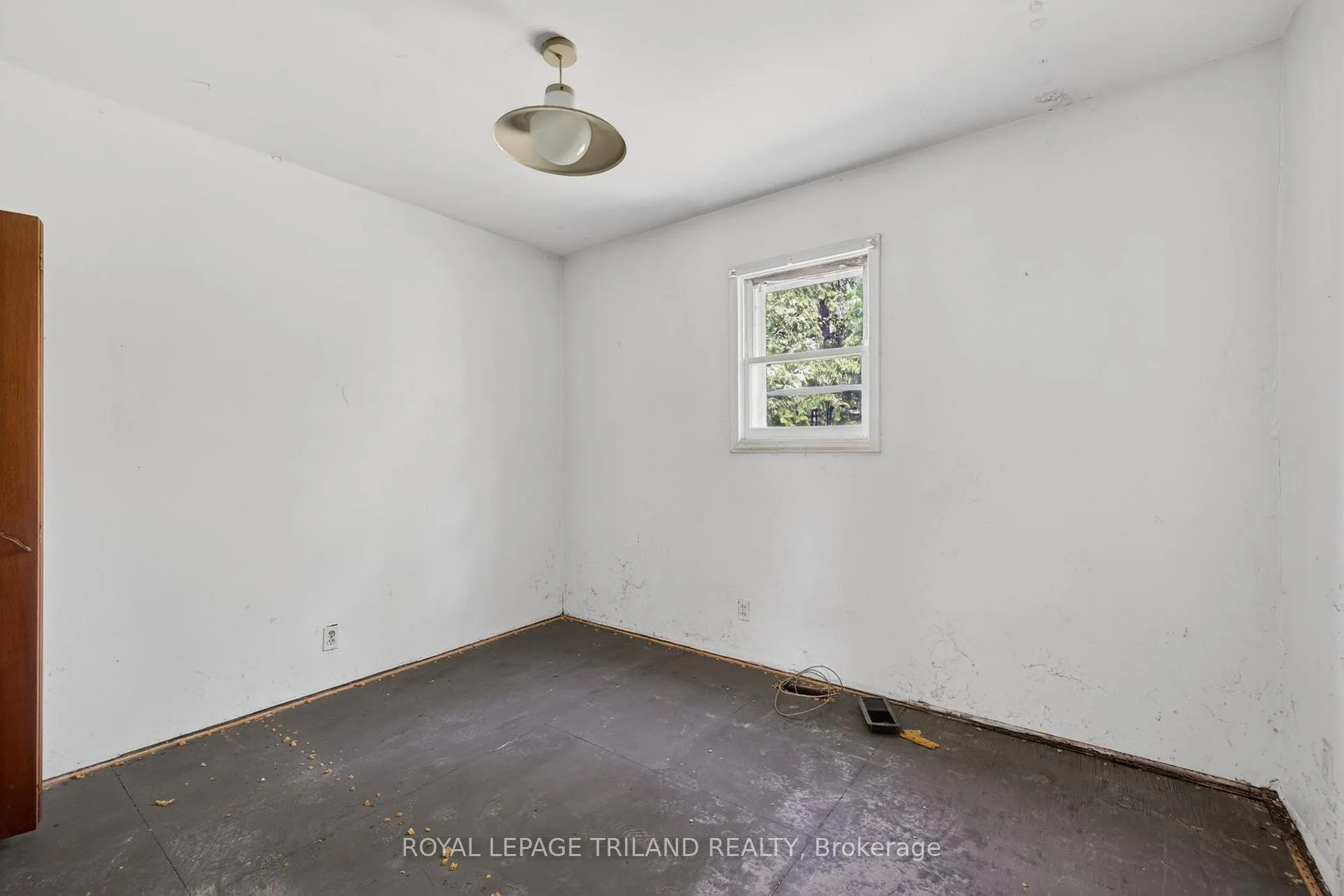 Photo 12 of 147 Burns Street, Strathroy-Caradoc, SW — HOMEH