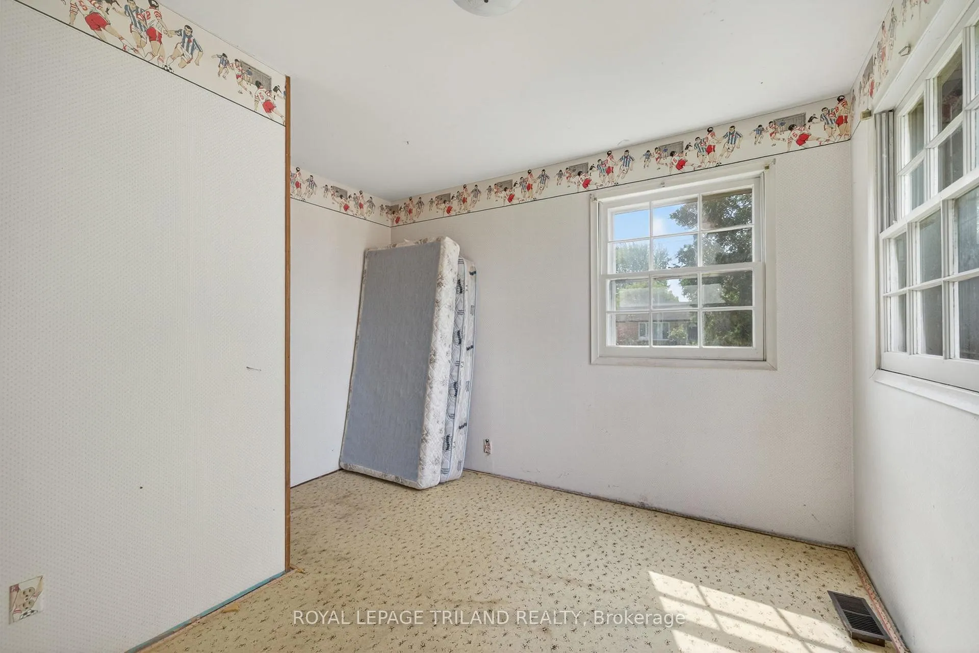 Photo 14 of 147 Burns Street, Strathroy-Caradoc, SW — HOMEH