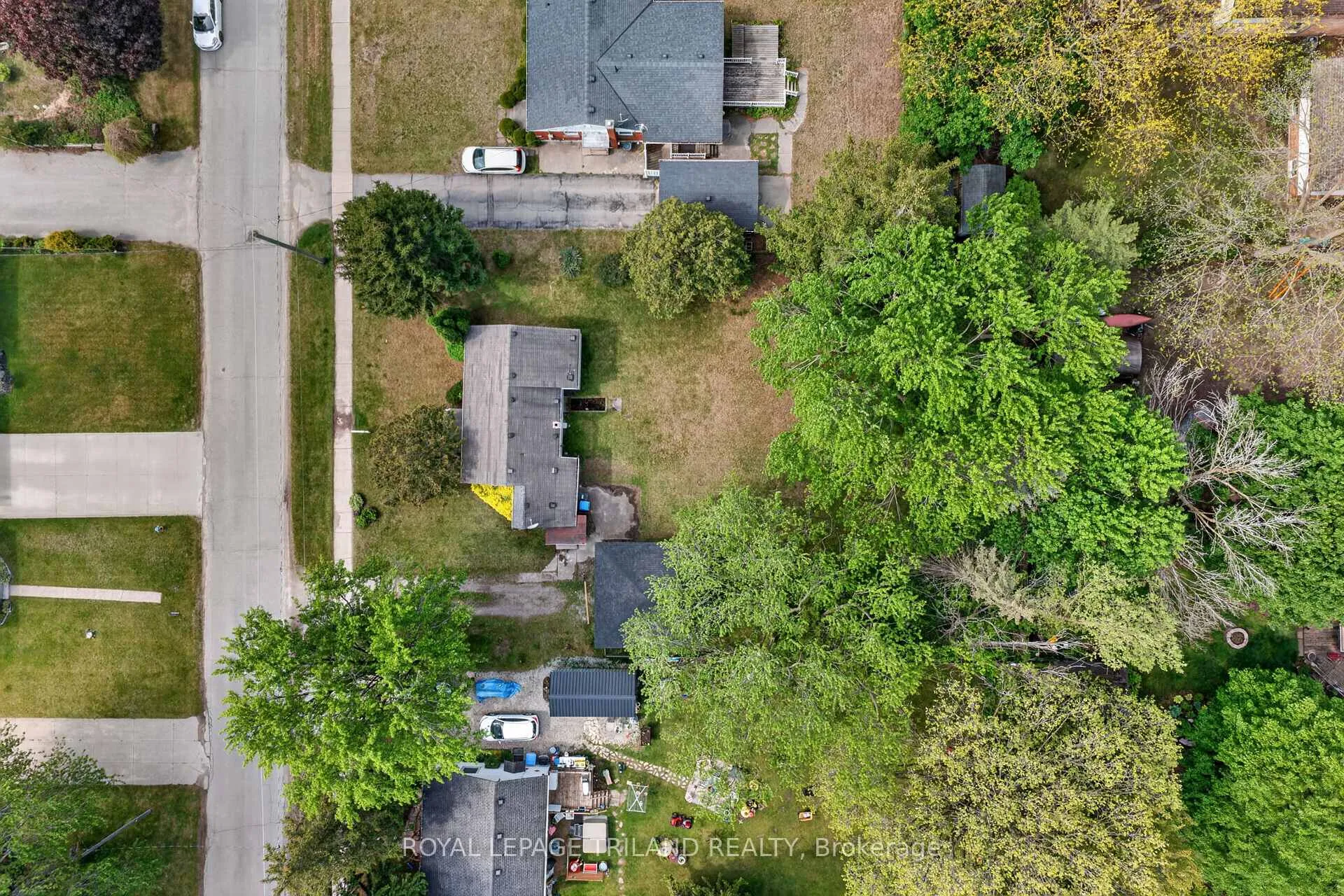Photo 19 of 147 Burns Street, Strathroy-Caradoc, SW — HOMEH