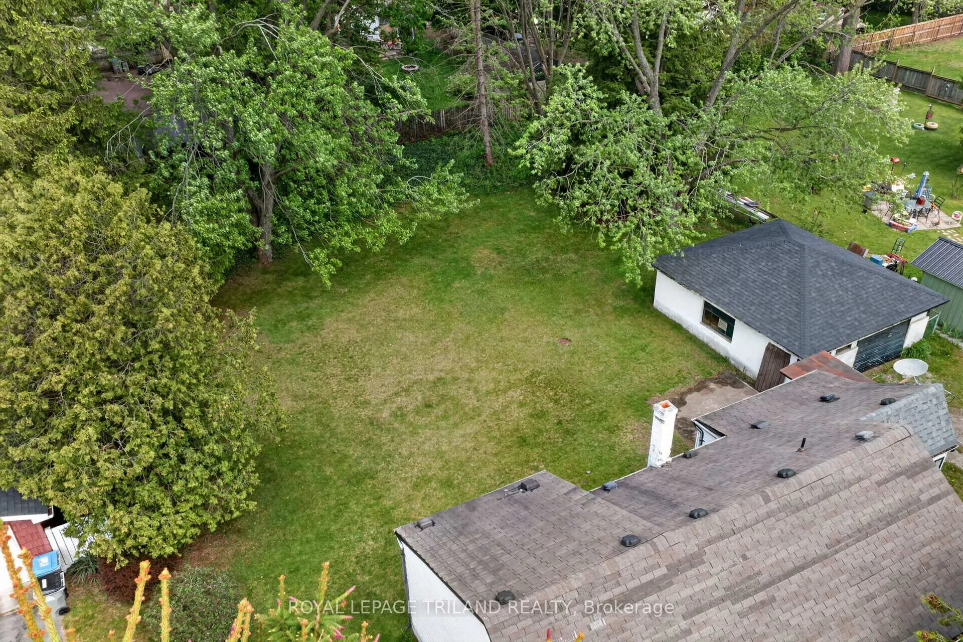 Photo 20 of 147 Burns Street, Strathroy-Caradoc, SW — HOMEH