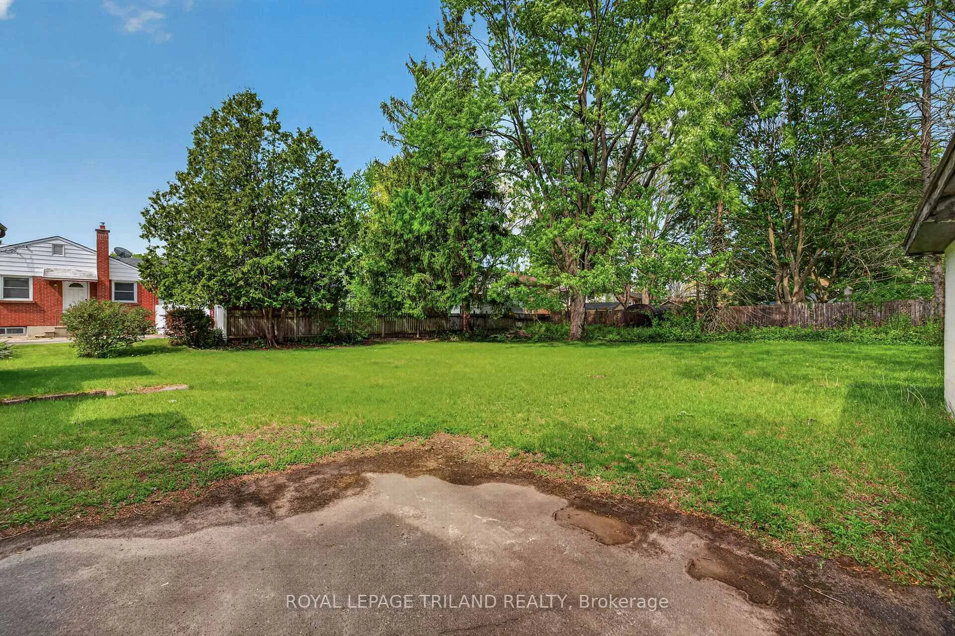 Photo 27 of 147 Burns Street, Strathroy-Caradoc, SW — HOMEH