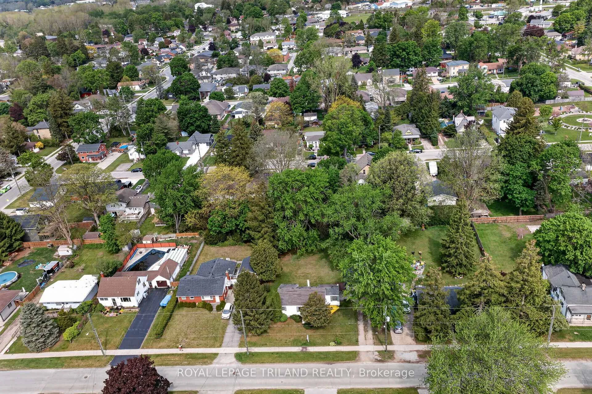 Photo 28 of 147 Burns Street, Strathroy-Caradoc, SW — HOMEH