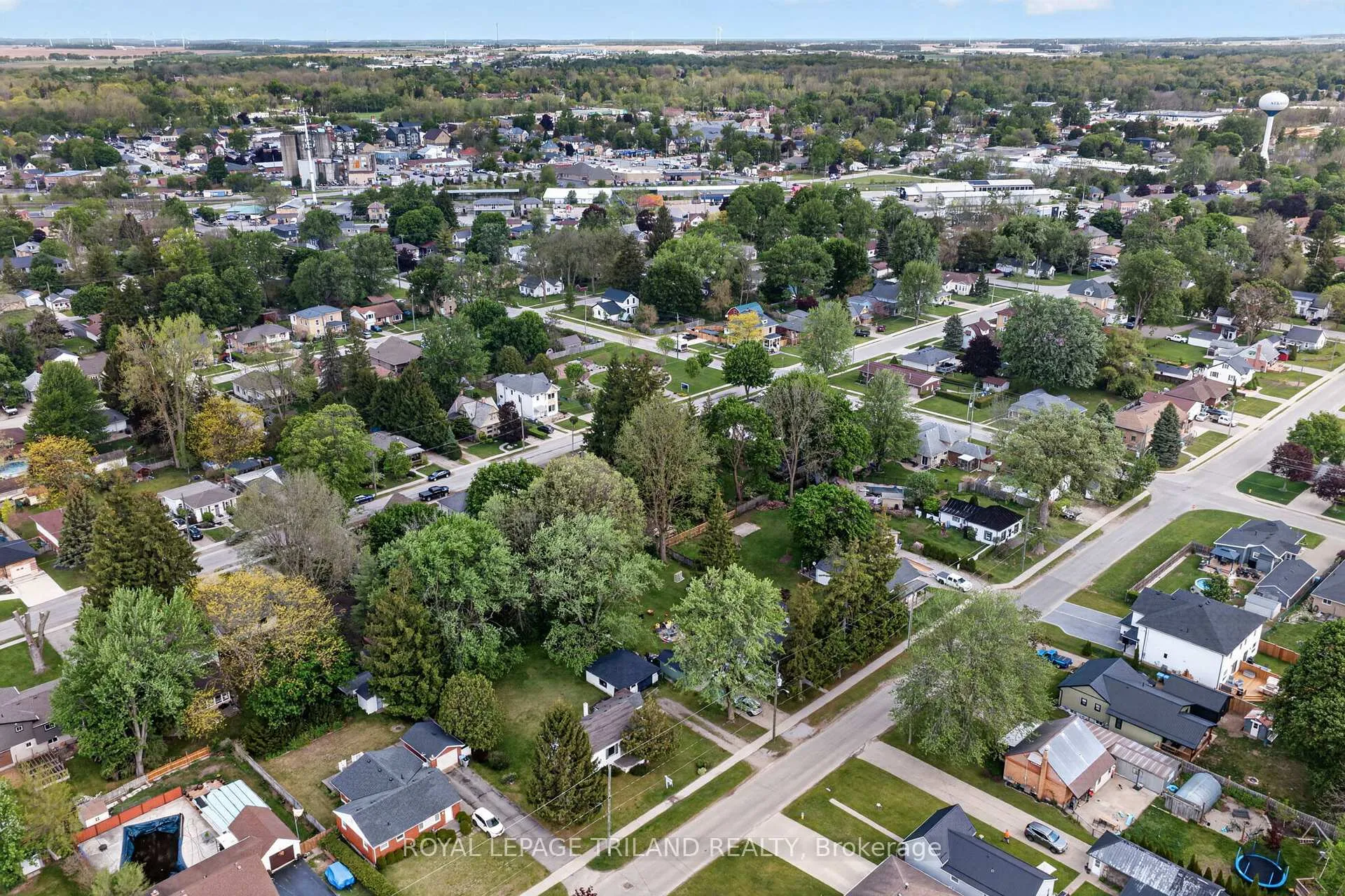 Photo 29 of 147 Burns Street, Strathroy-Caradoc, SW — HOMEH