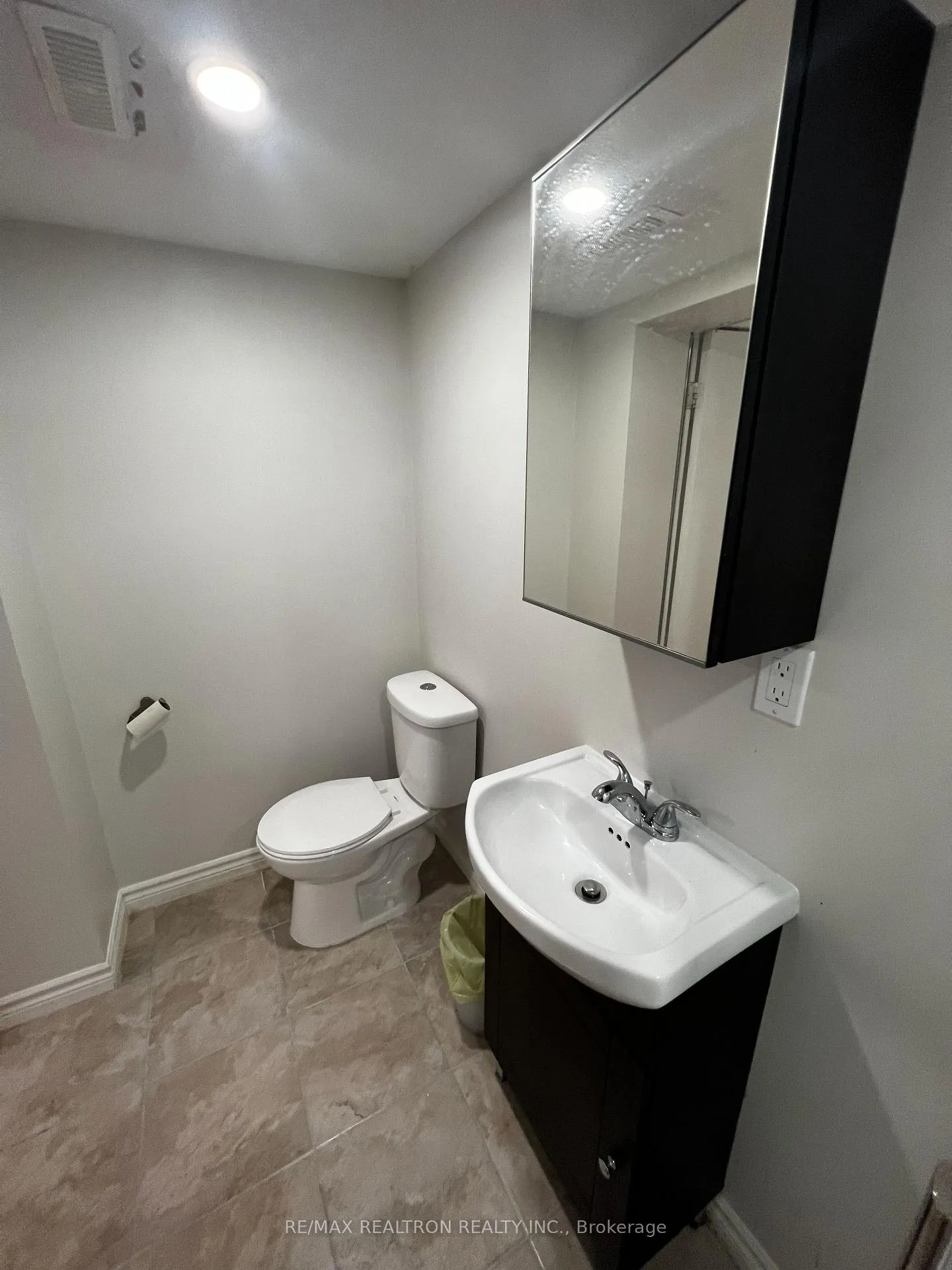 Photo 6 of Unit lower, 85 Watkins Glen Crescent, Aurora, Bayview Wellington — HOMEH