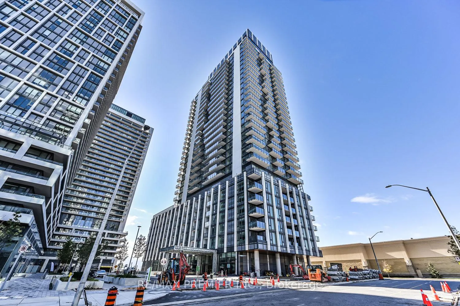 Photo 2 of Unit 609, 27 Korda Gate, Vaughan, Vellore Village — HOMEH