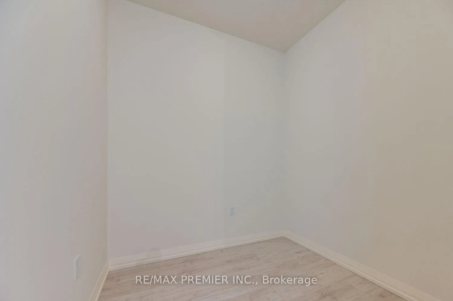 Photo 7 of Unit 609, 27 Korda Gate, Vaughan, Vellore Village — HOMEH