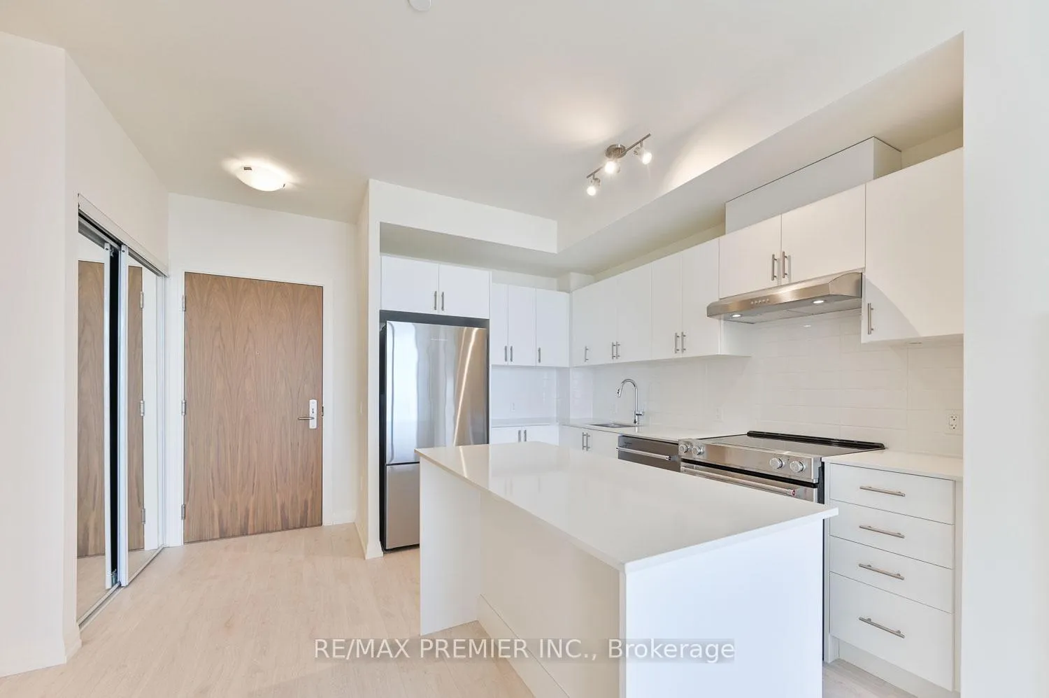 Photo 12 of Unit 609, 27 Korda Gate, Vaughan, Vellore Village — HOMEH