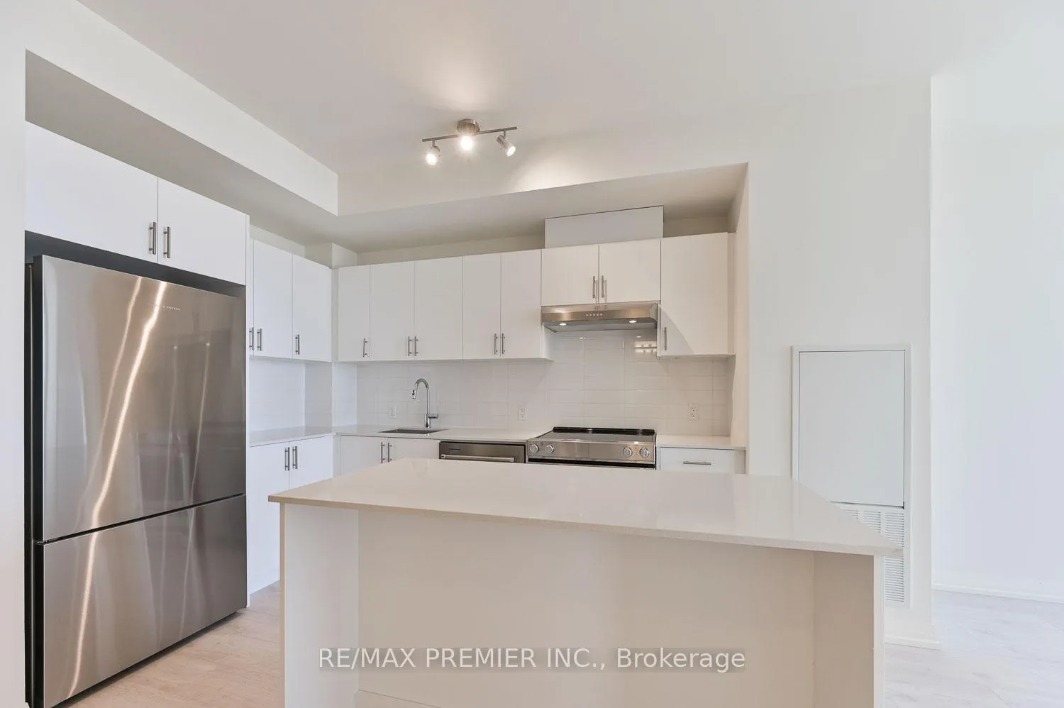 Photo 13 of Unit 609, 27 Korda Gate, Vaughan, Vellore Village — HOMEH