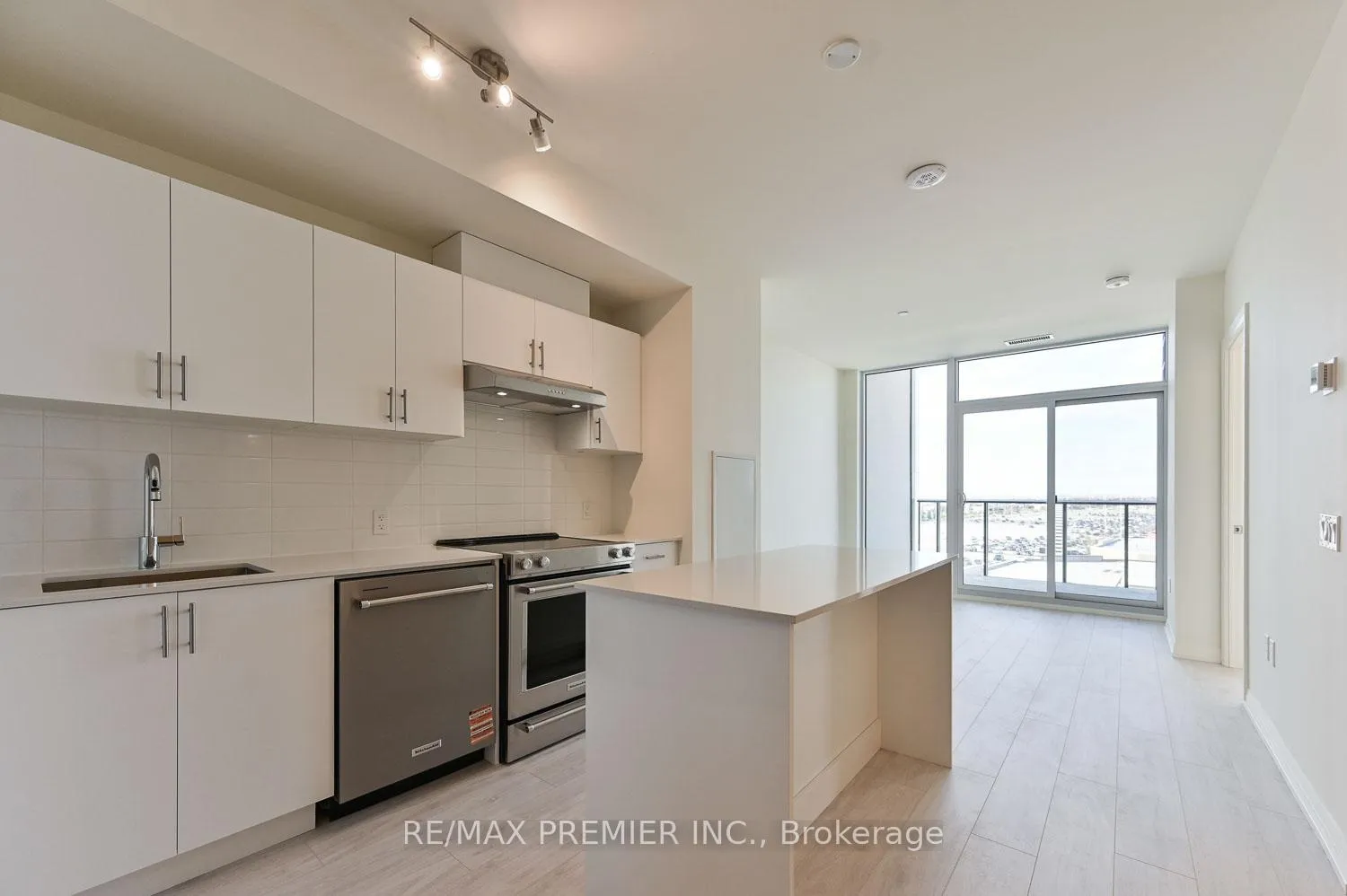 Photo 15 of Unit 609, 27 Korda Gate, Vaughan, Vellore Village — HOMEH