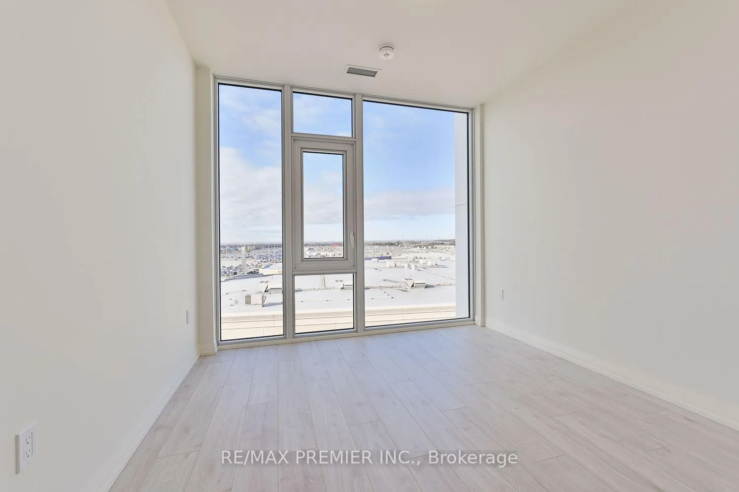 Photo 17 of Unit 609, 27 Korda Gate, Vaughan, Vellore Village — HOMEH