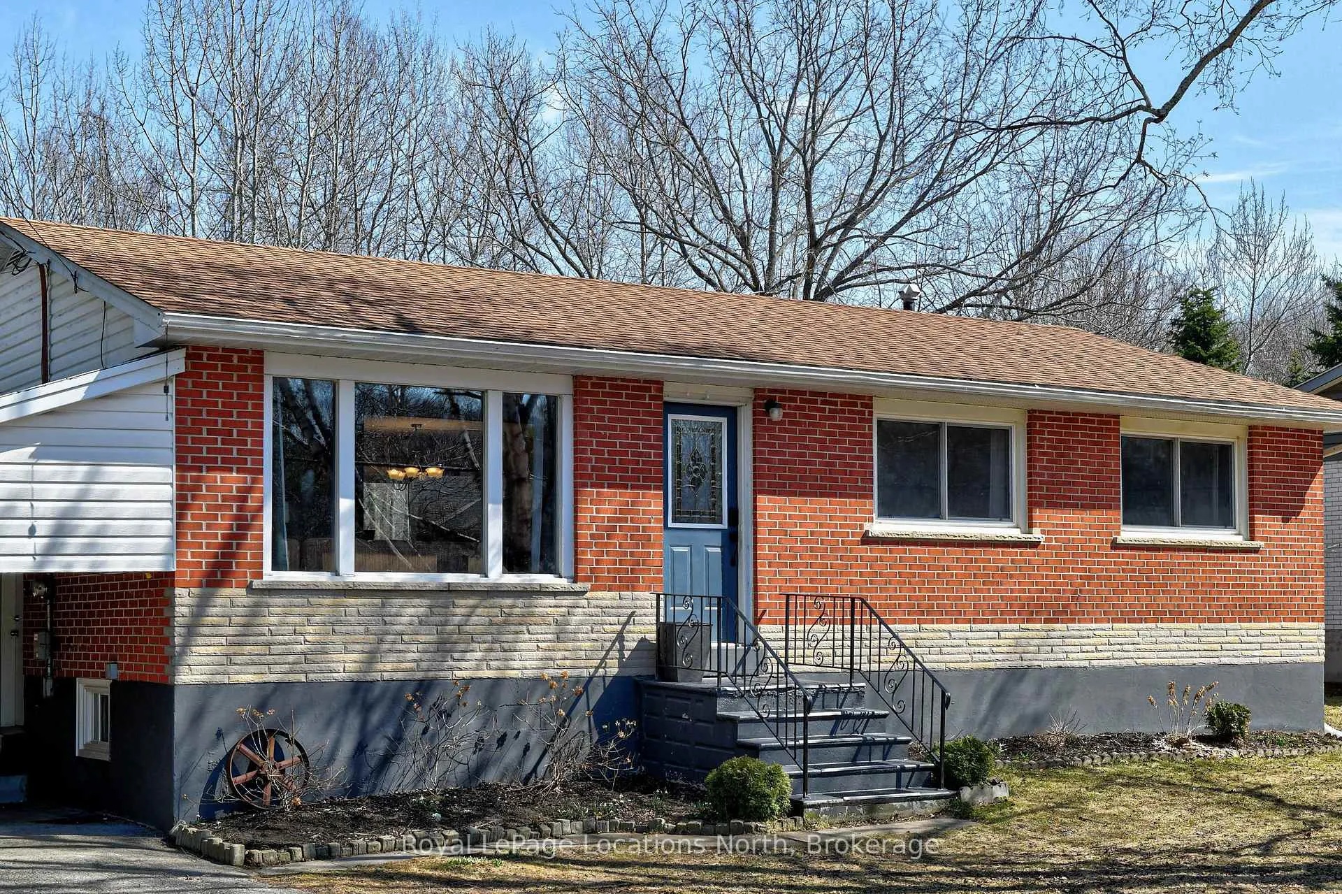 Photo 2 of 223 Graham Street, Meaford — HOMEH