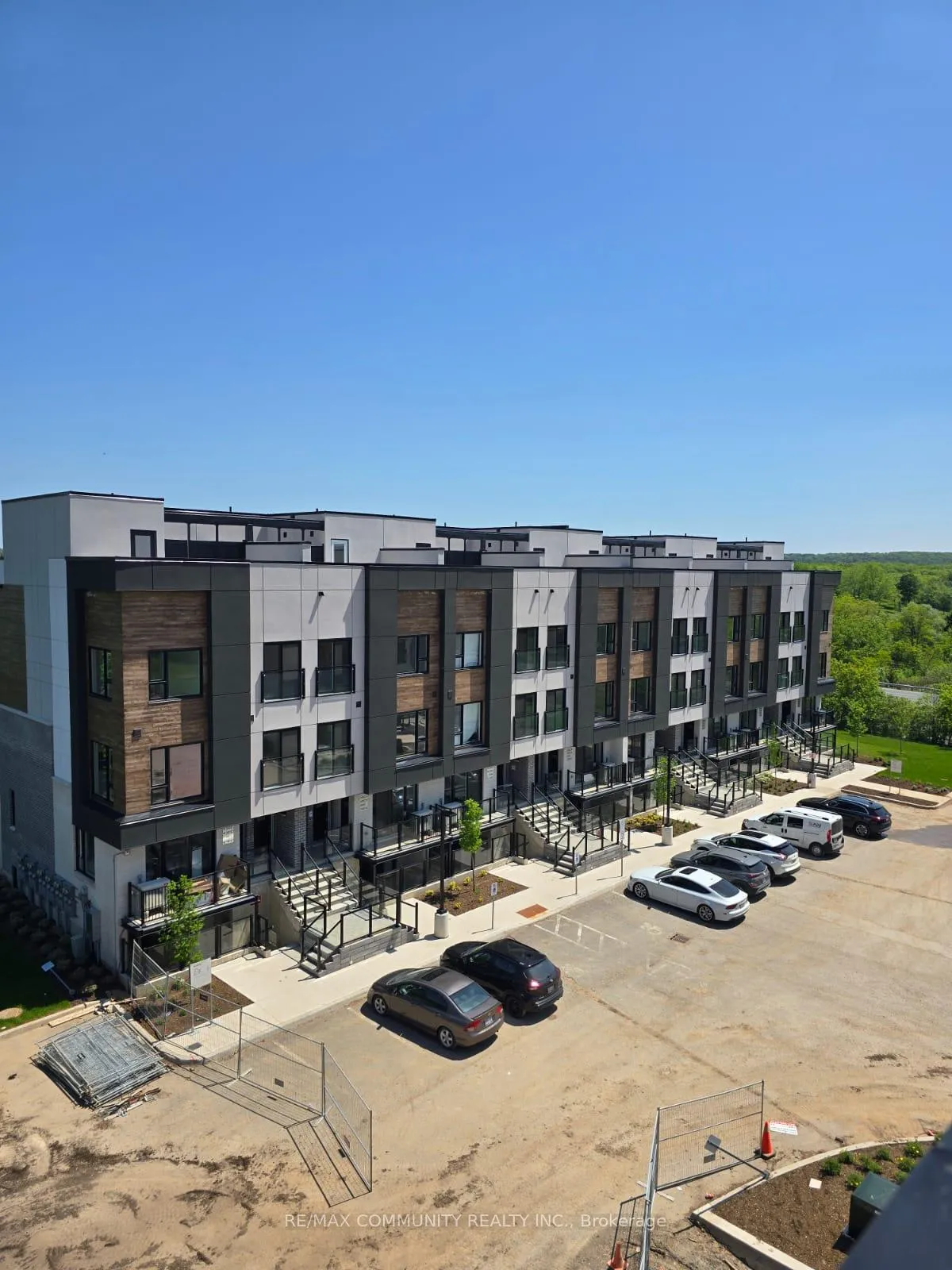 Photo 1 of Unit 320B, 16 Melbourne Avenue, St. Catharines, E. Chester — HOMEH