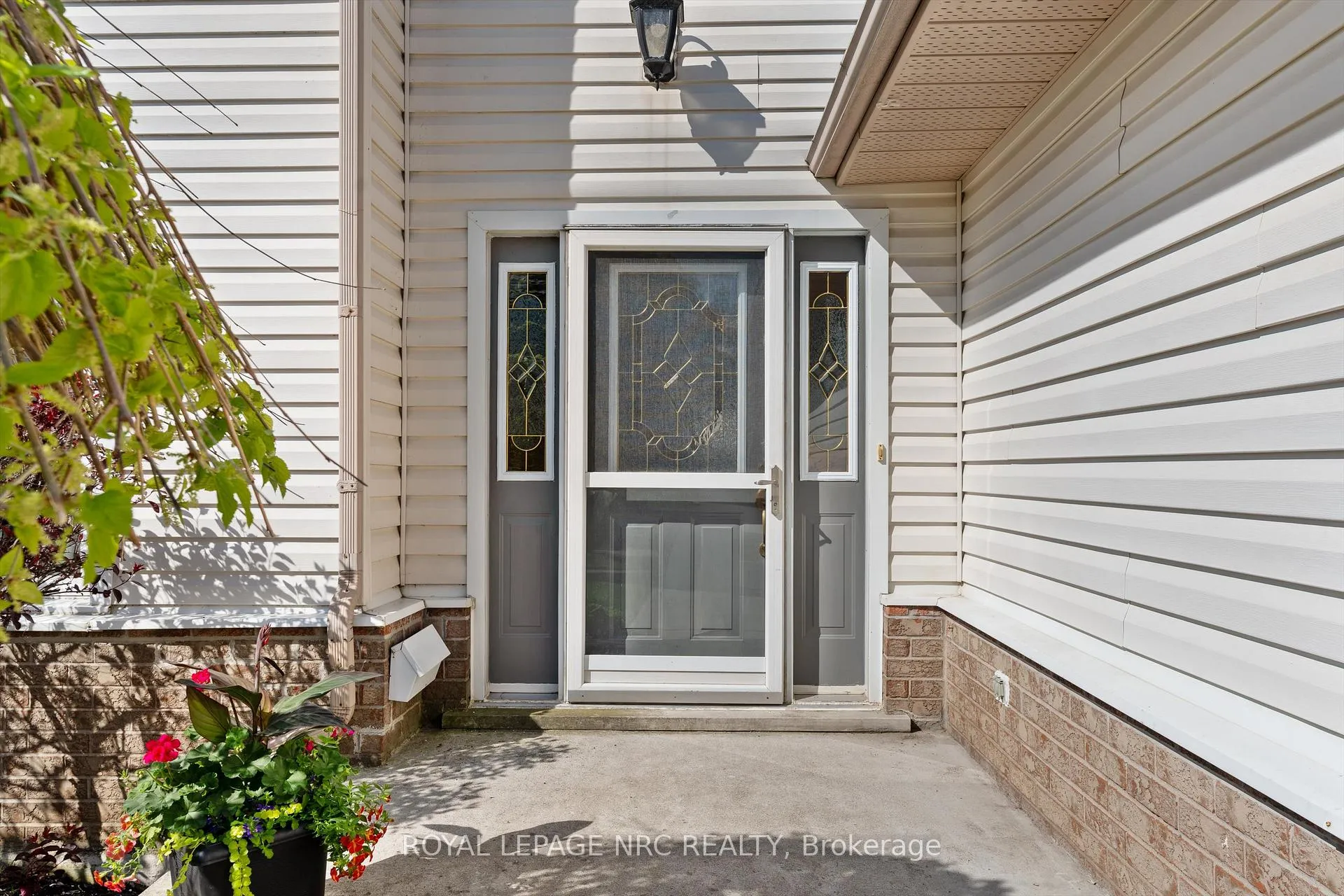 Photo 4 of 13 Crysler Crescent, Thorold, Confederation Heights — HOMEH