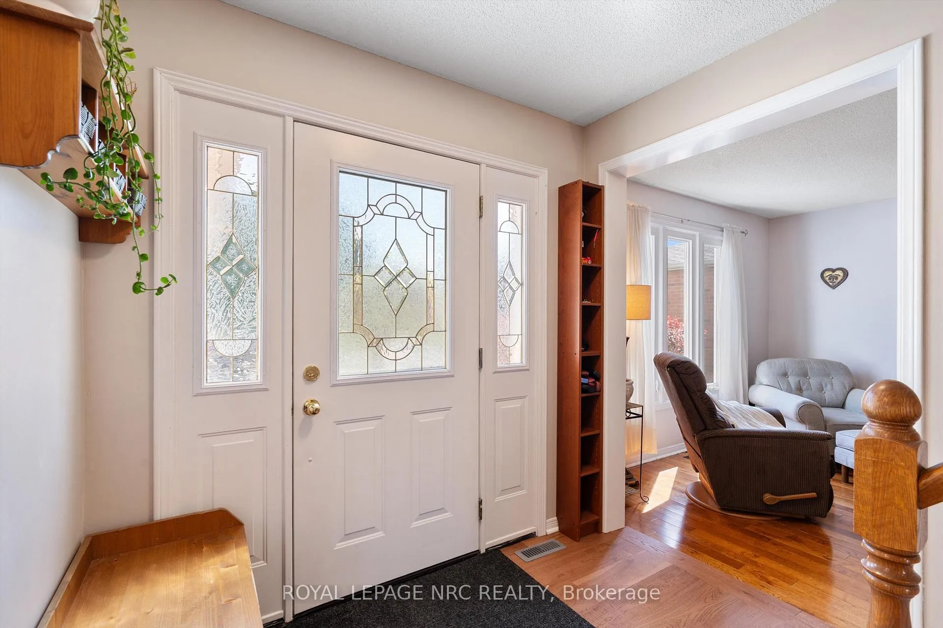 Photo 5 of 13 Crysler Crescent, Thorold, Confederation Heights — HOMEH