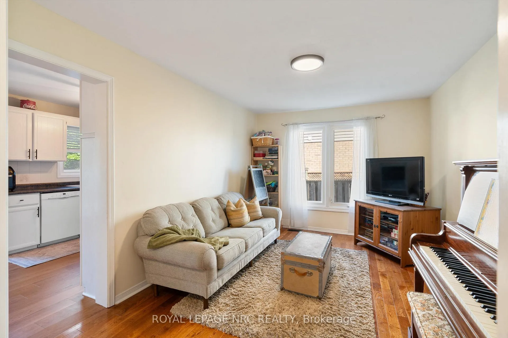 Photo 12 of 13 Crysler Crescent, Thorold, Confederation Heights — HOMEH