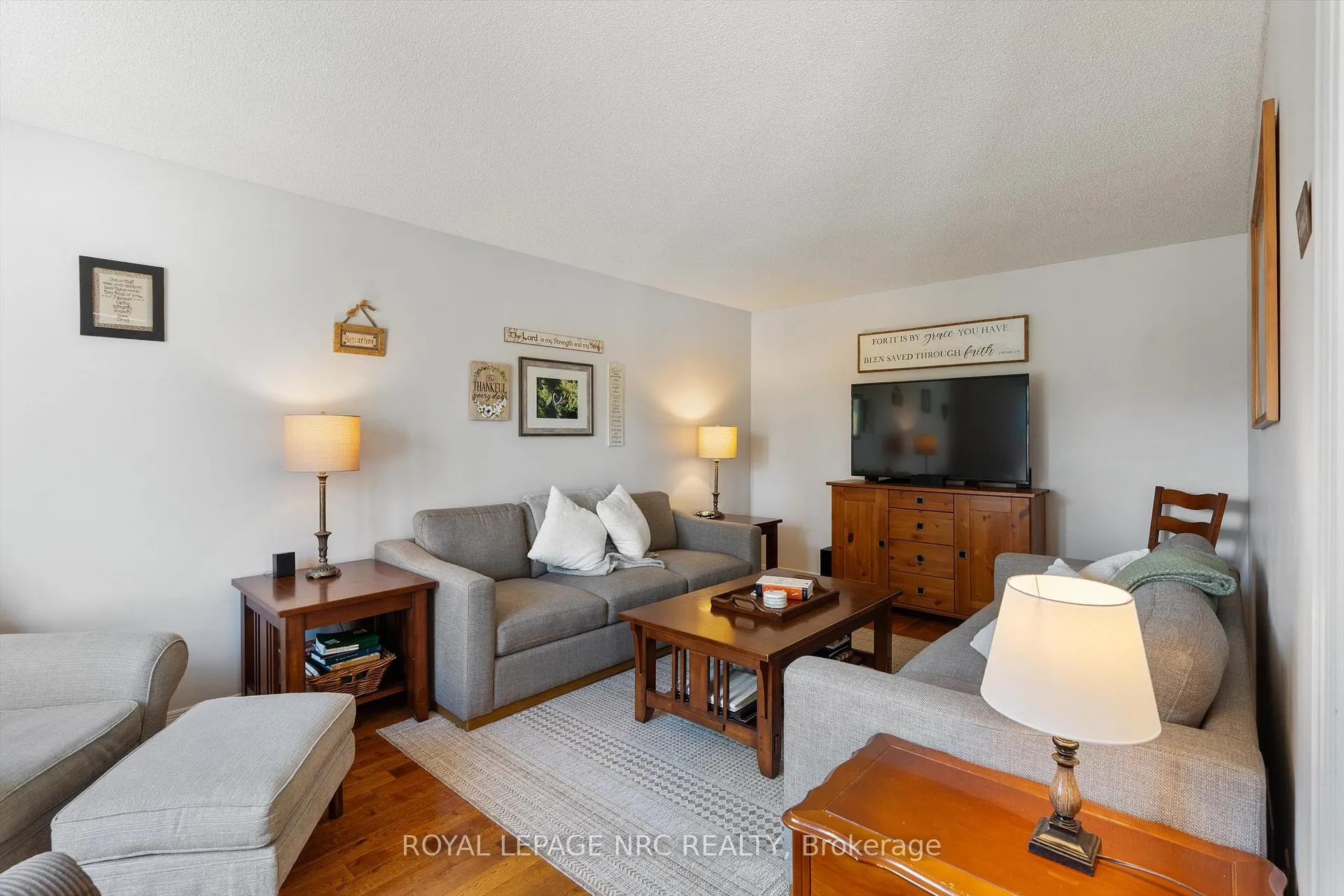 Photo 17 of 13 Crysler Crescent, Thorold, Confederation Heights — HOMEH