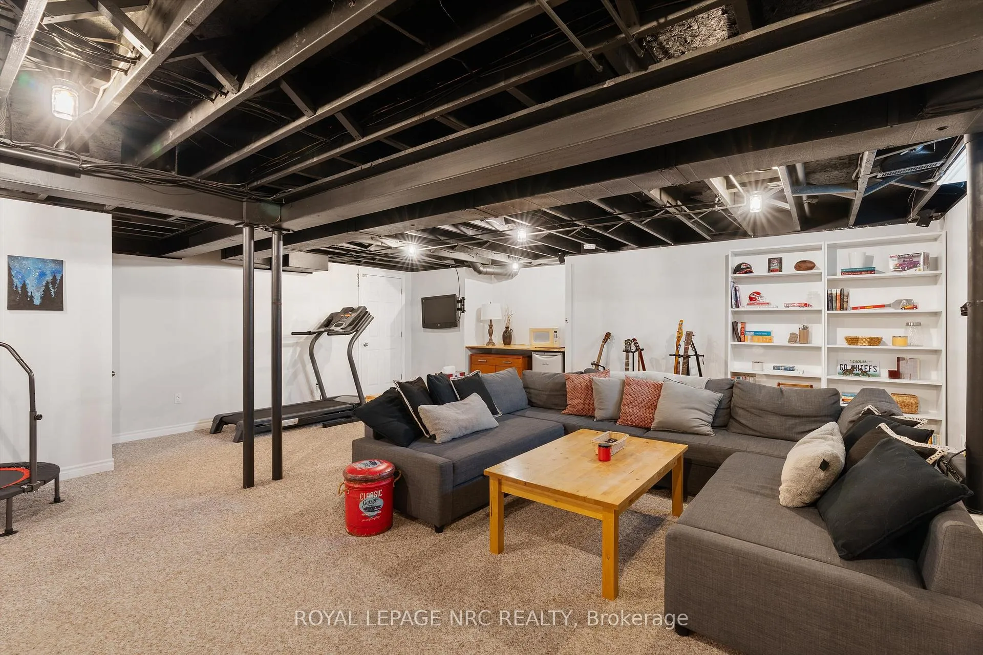 Photo 35 of 13 Crysler Crescent, Thorold, Confederation Heights — HOMEH