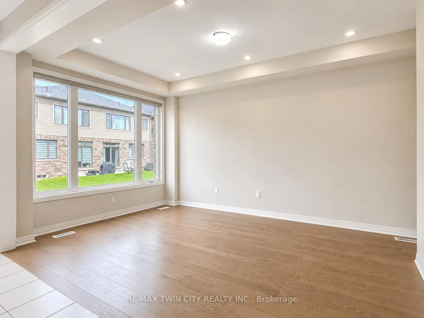 Photo 7 of 82 John Carpenter Road, North Dumfries, Ayr — HOMEH