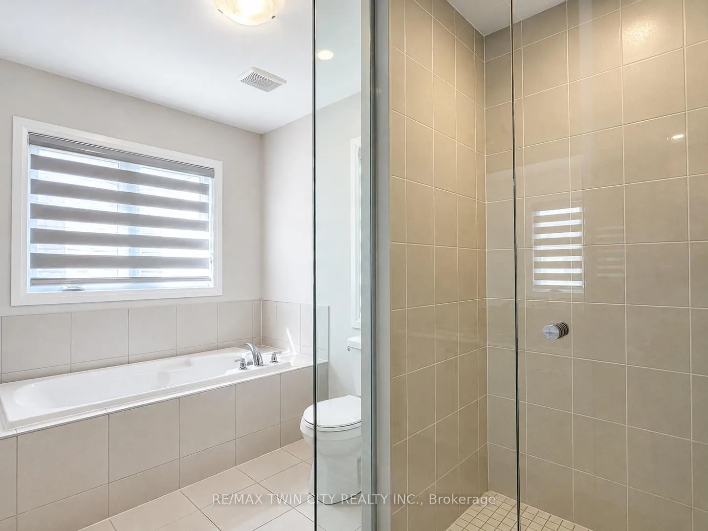Photo 19 of 82 John Carpenter Road, North Dumfries, Ayr — HOMEH
