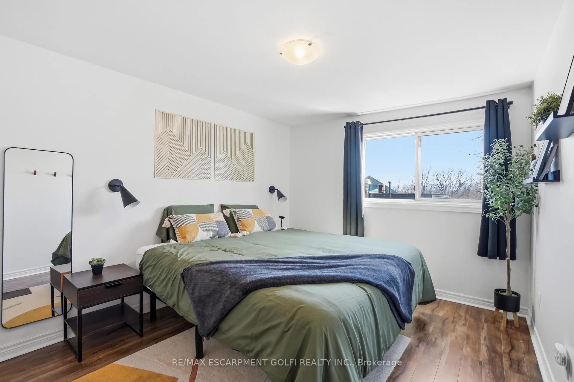 Photo 14 of Unit 10, 23 Watsons Lane, Hamilton, Dundas — HOMEH