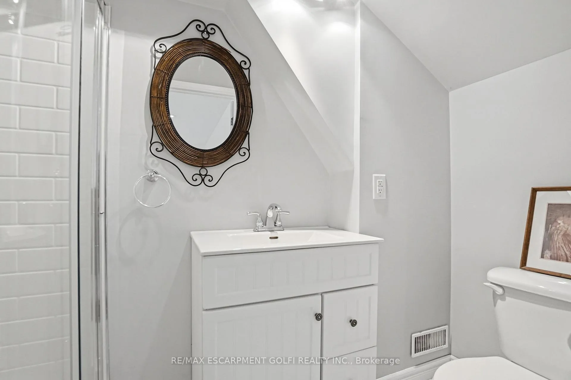Photo 17 of Unit 10, 23 Watsons Lane, Hamilton, Dundas — HOMEH