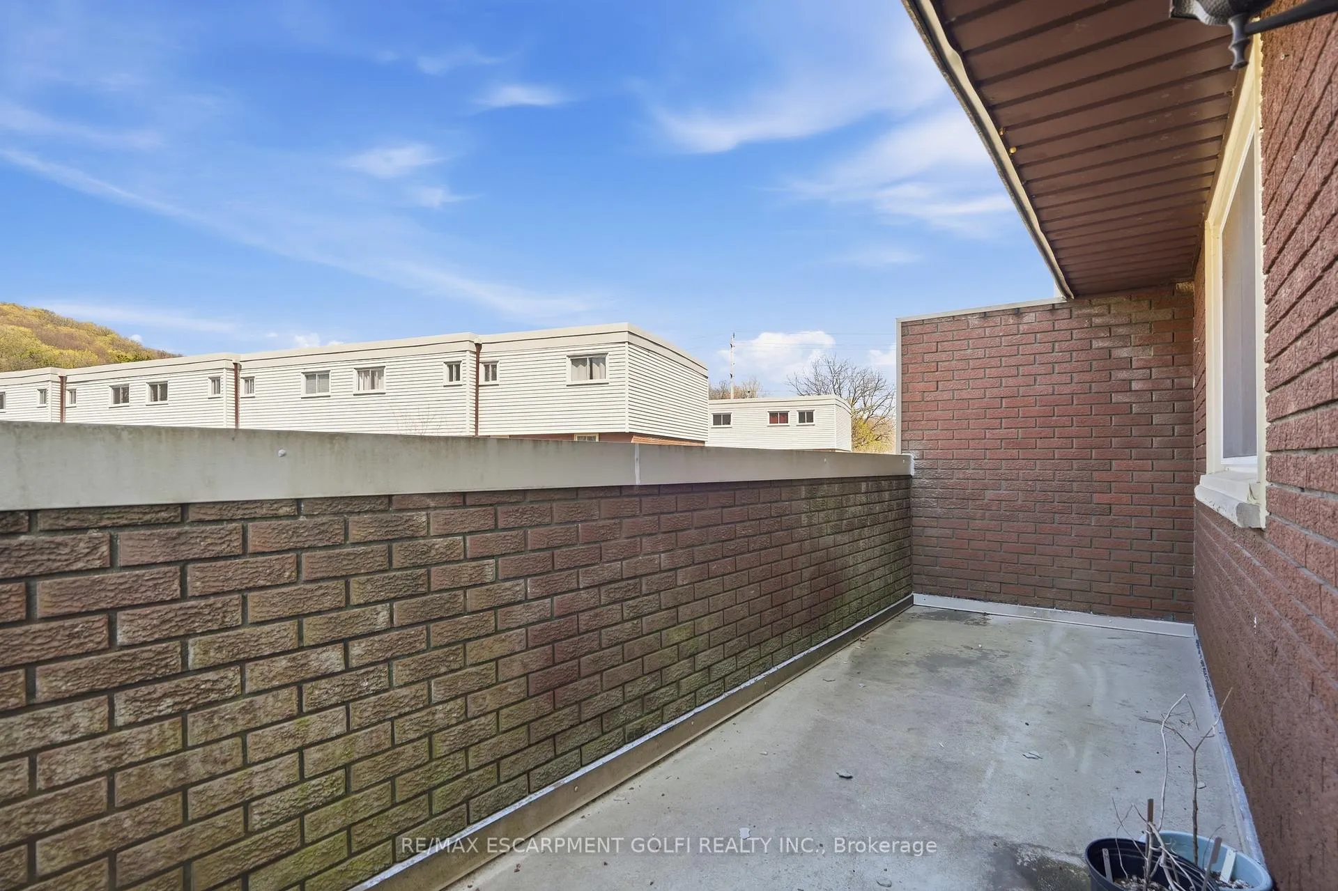 Photo 24 of Unit 10, 23 Watsons Lane, Hamilton, Dundas — HOMEH