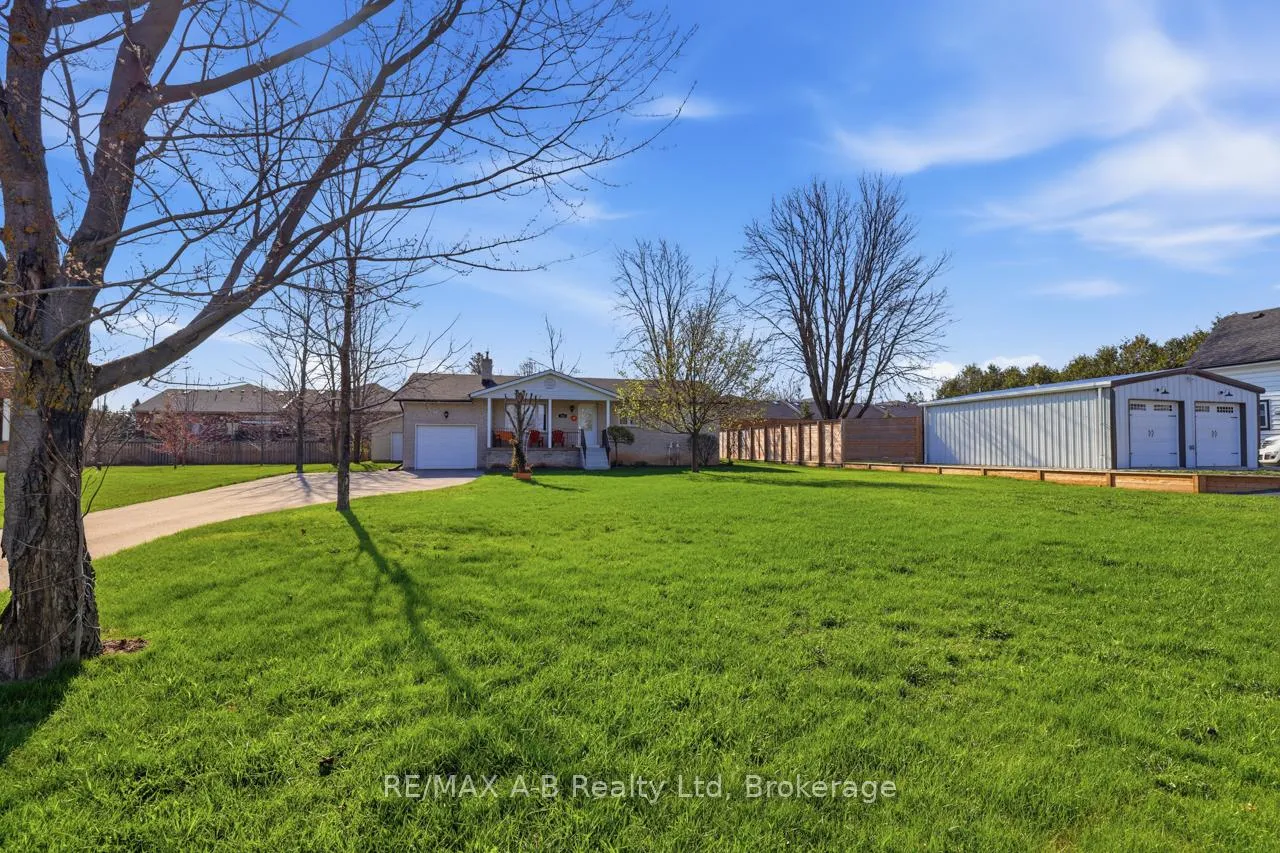 Photo 3 of 815 O'Loane Avenue, Stratford — HOMEH