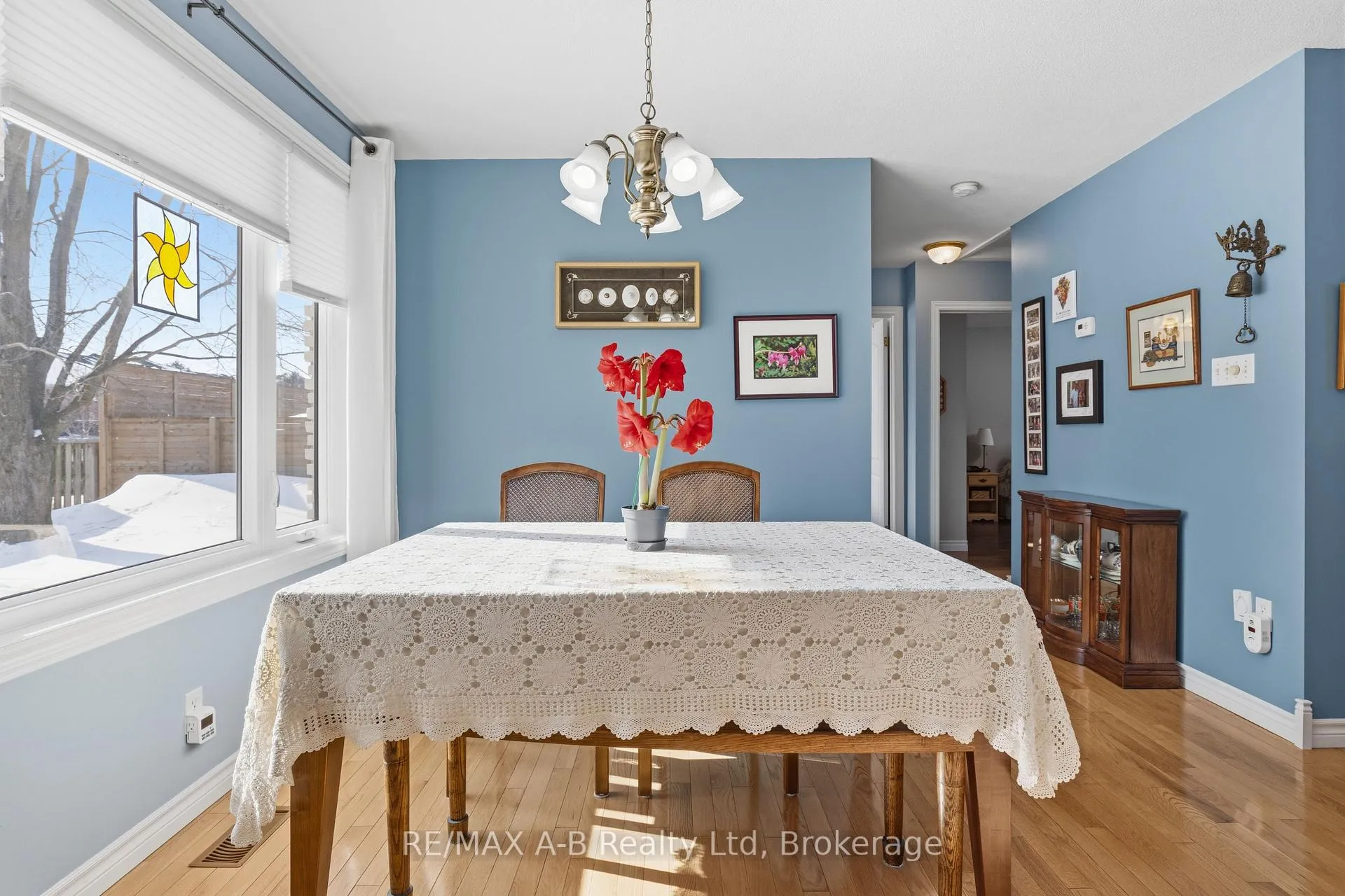 Photo 8 of 815 O'Loane Avenue, Stratford — HOMEH