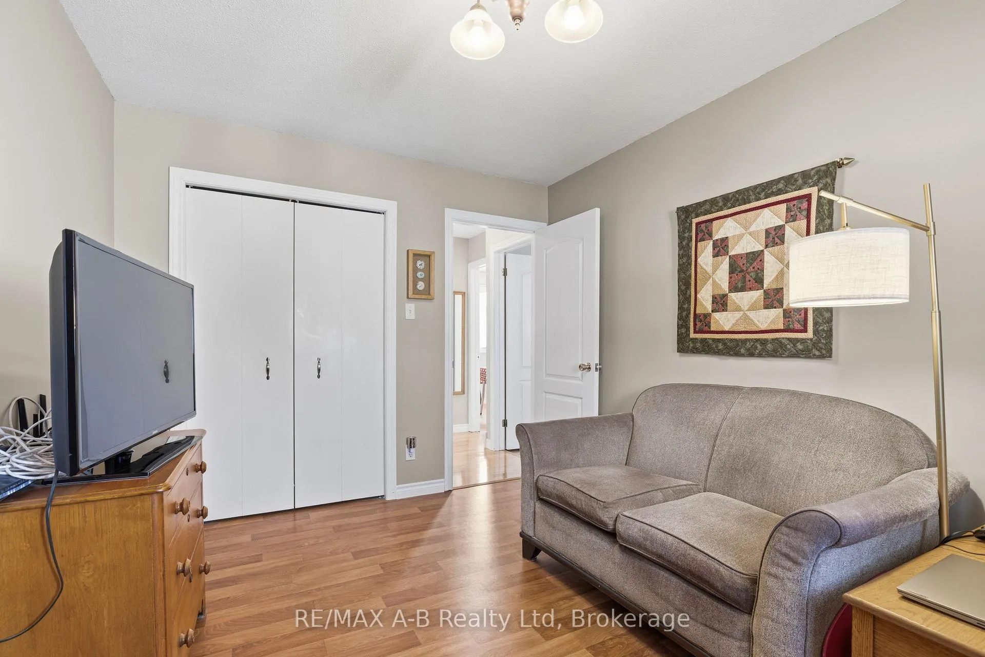 Photo 15 of 815 O'Loane Avenue, Stratford — HOMEH