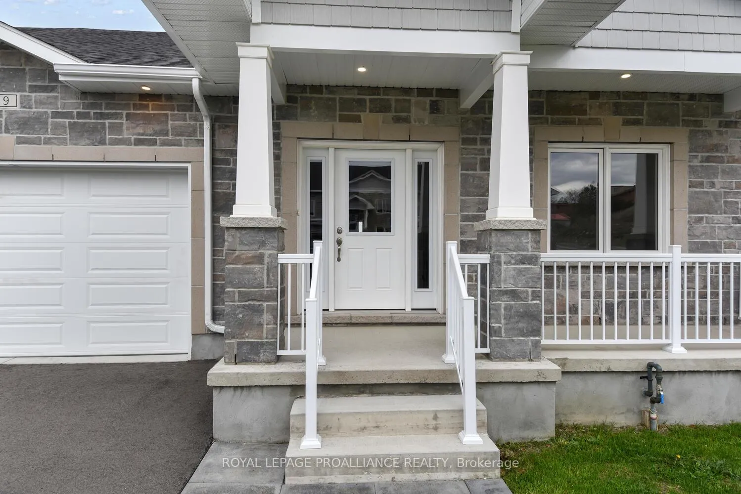 Photo 2 of 9 Ben TeKamp Terrace, Brockville — HOMEH