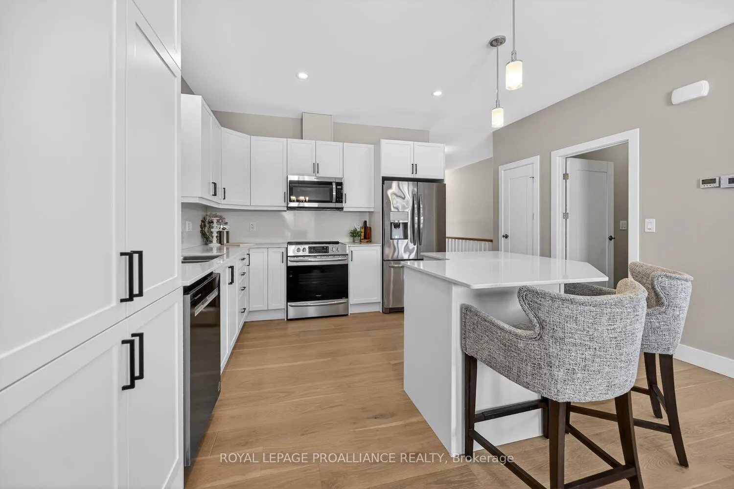 Photo 12 of 9 Ben TeKamp Terrace, Brockville — HOMEH