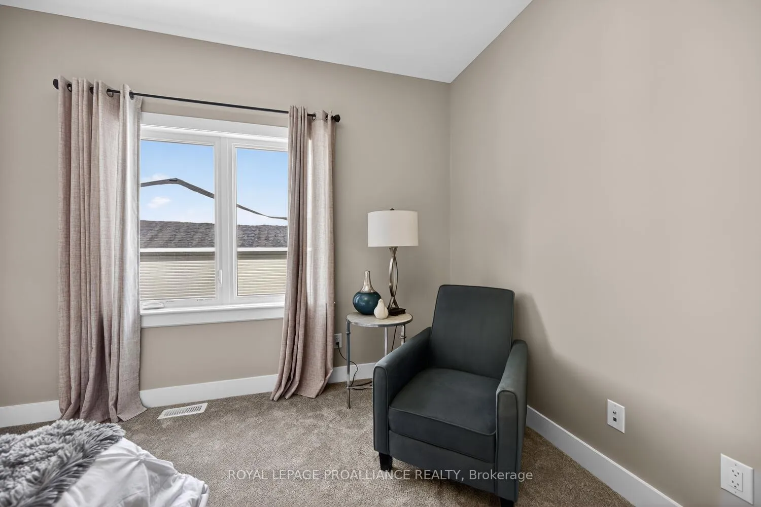 Photo 23 of 9 Ben TeKamp Terrace, Brockville — HOMEH