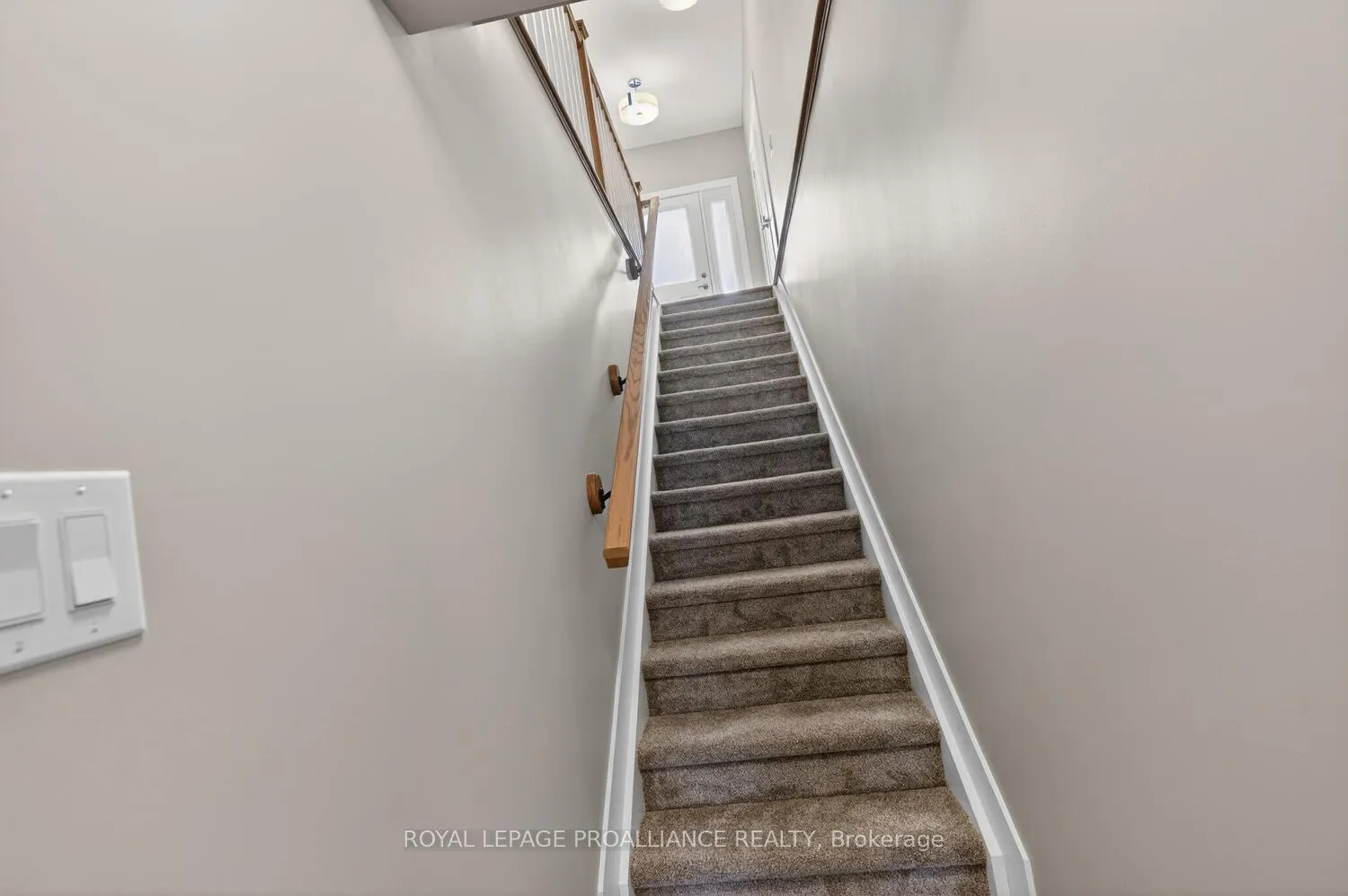 Photo 29 of 9 Ben TeKamp Terrace, Brockville — HOMEH