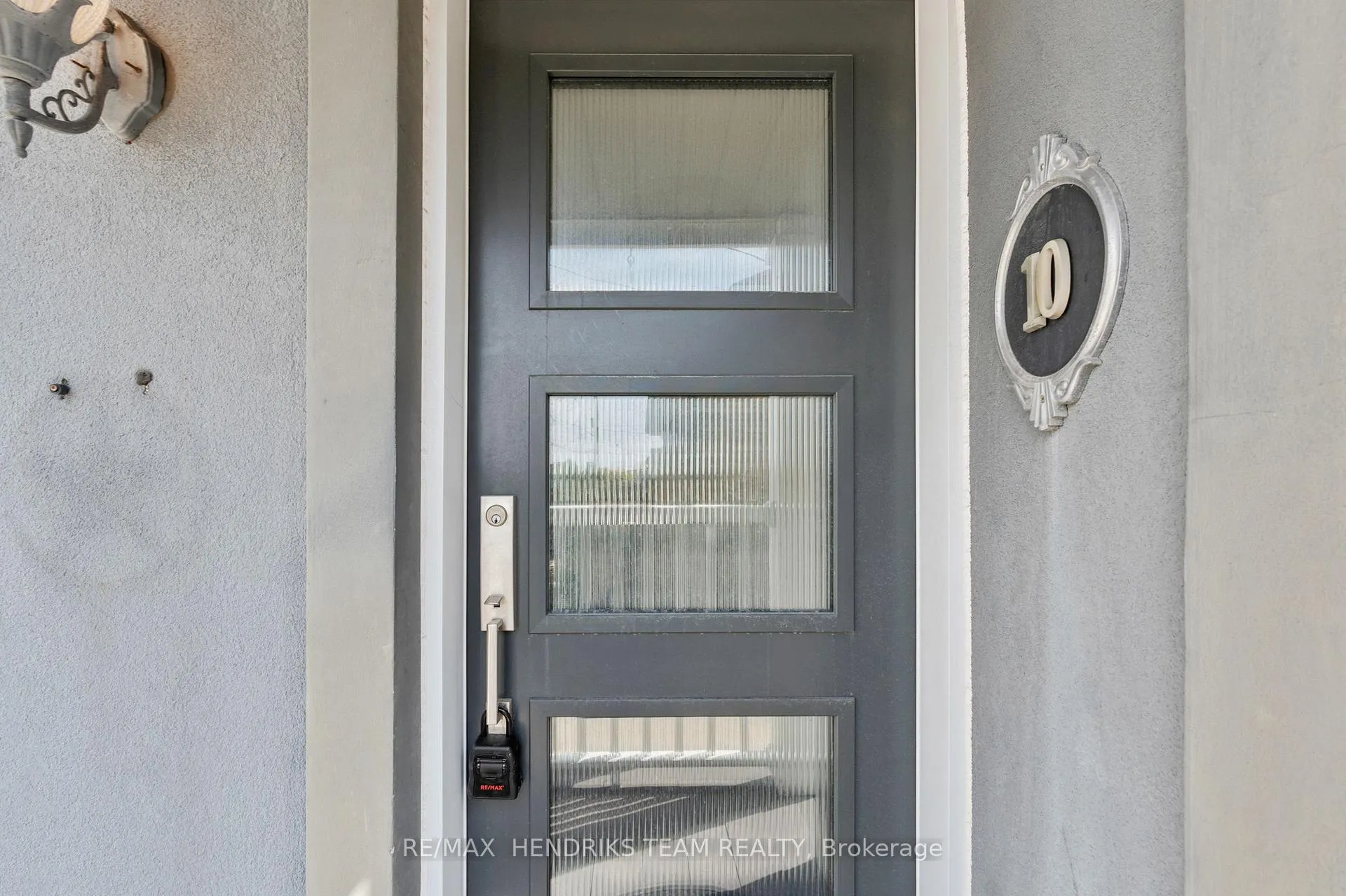 Photo 5 of 10 Peachdale Avenue, St. Catharines, Facer — HOMEH