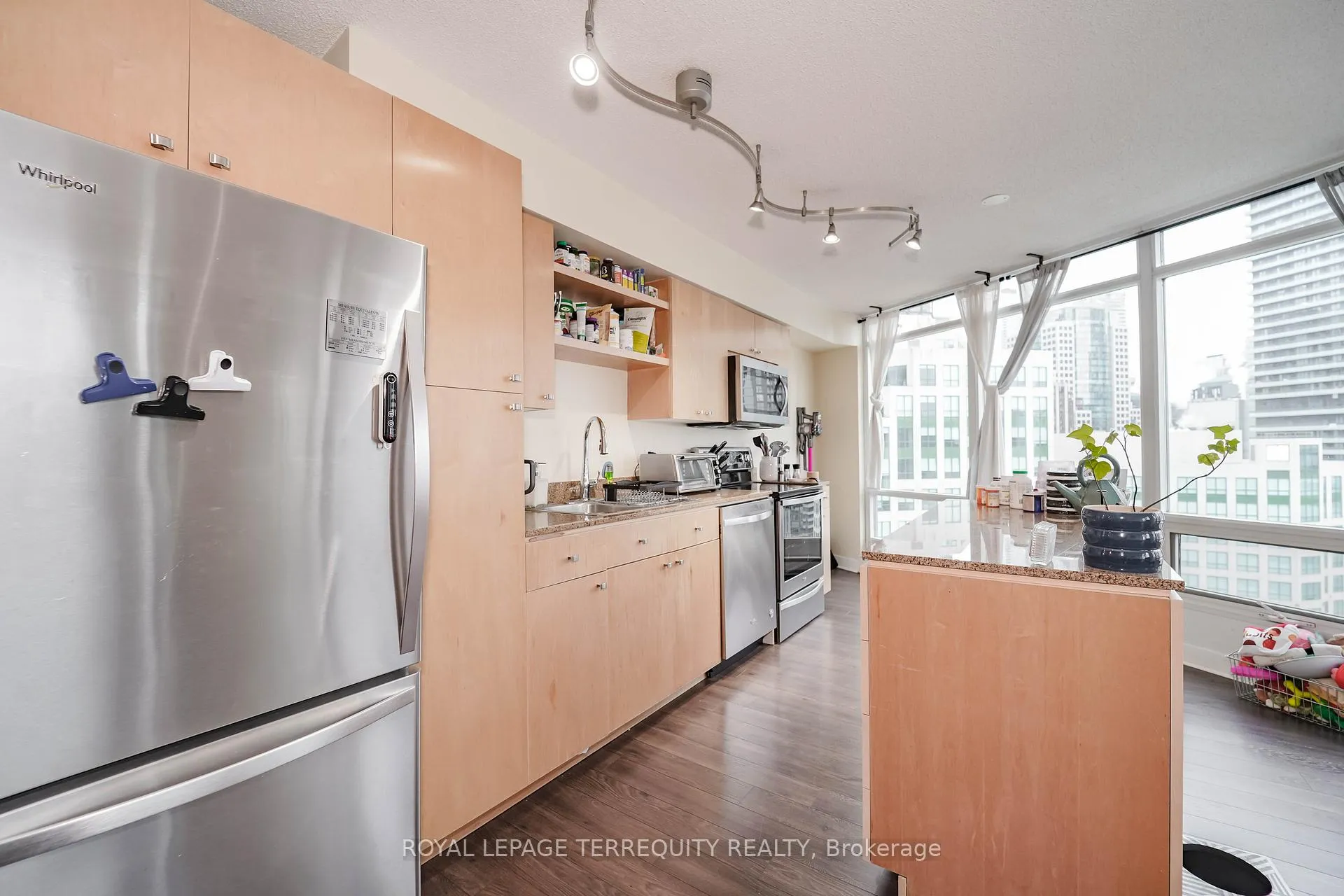 Photo 7 of Unit 1603, 361 Front Street W, Toronto, Waterfront Communities — HOMEH