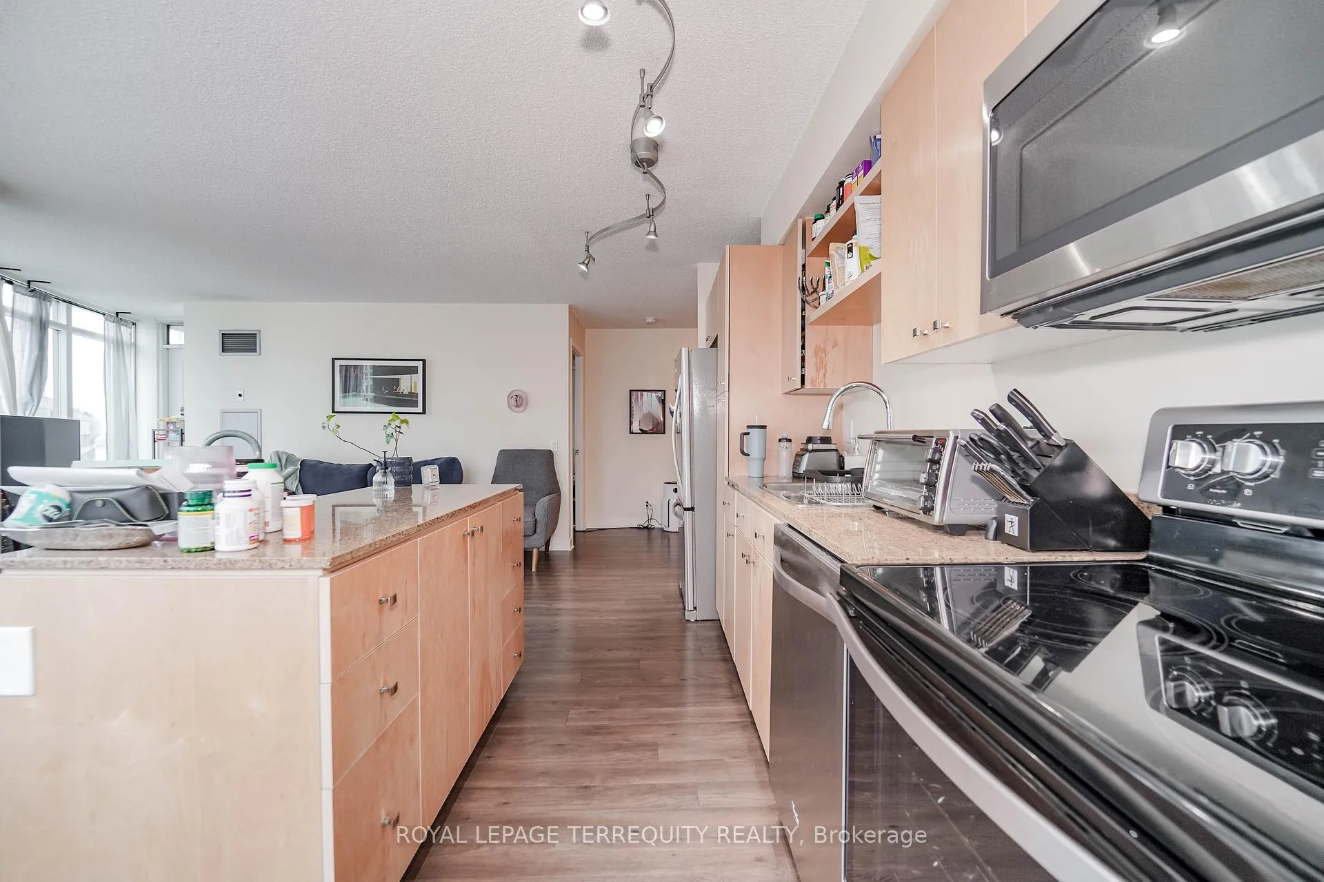 Photo 9 of Unit 1603, 361 Front Street W, Toronto, Waterfront Communities — HOMEH