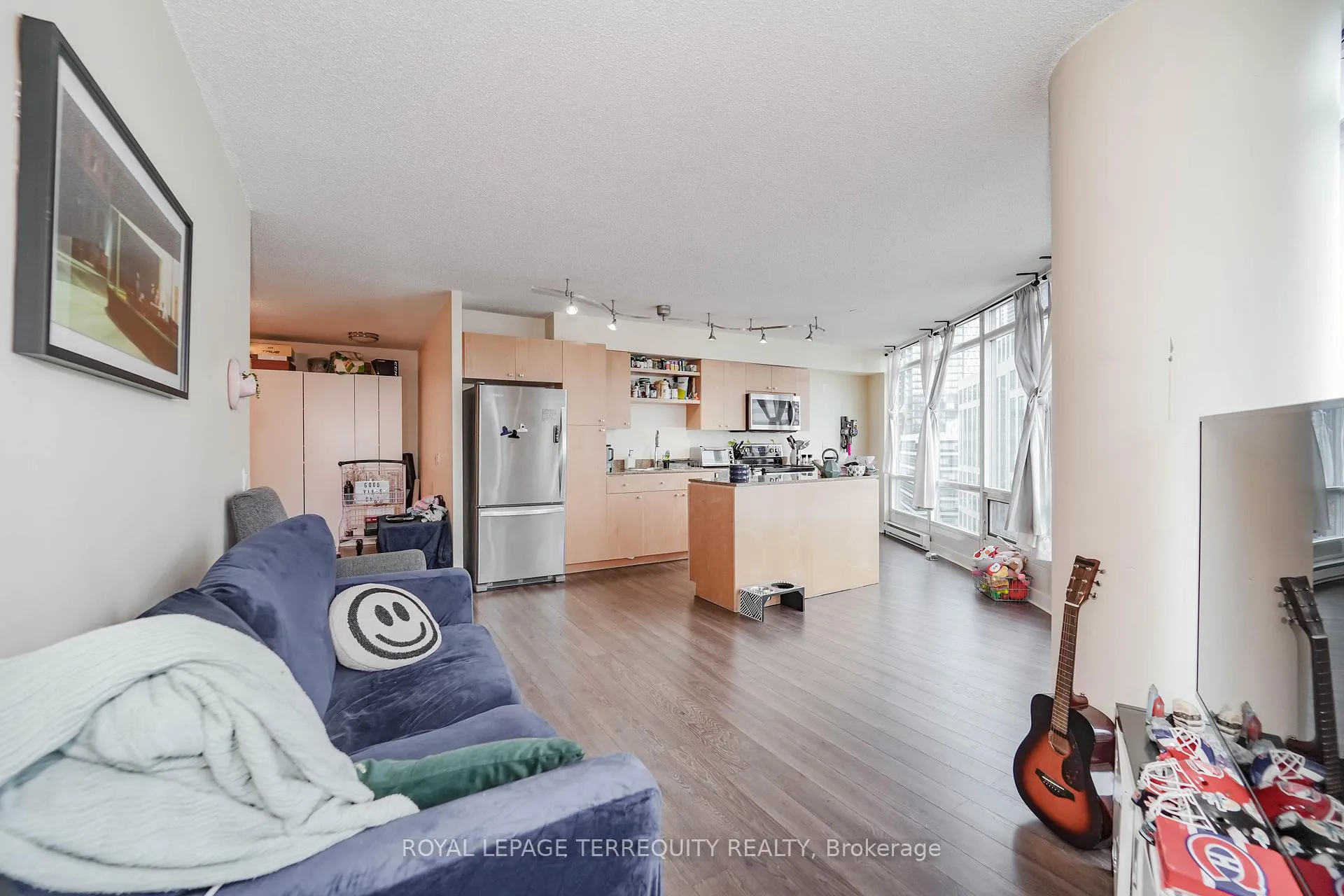 Photo 10 of Unit 1603, 361 Front Street W, Toronto, Waterfront Communities — HOMEH
